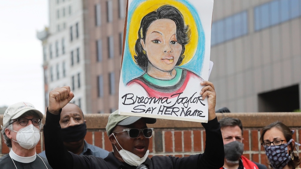 Demonstrators calling for justice for Breonna Taylor