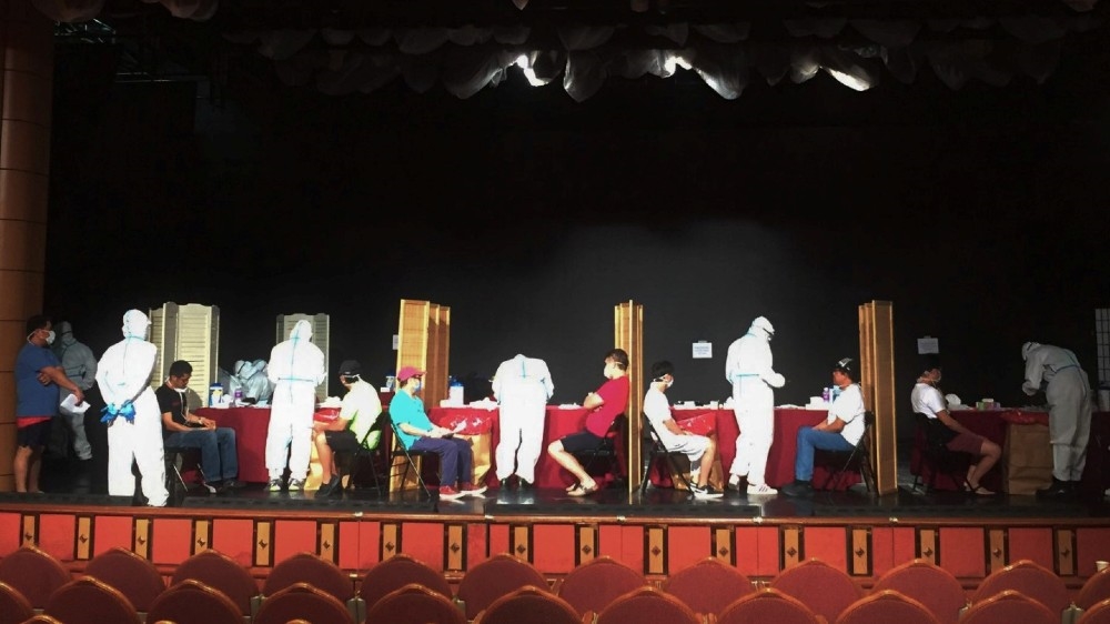 Philippines cruise crew