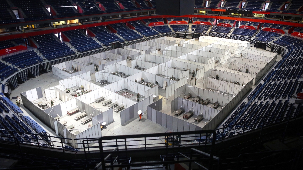 SERBIA-HEALTH-VIRUS  Serbian army soldiers prepare a makeshift field hospital to accommodate patients infected by COVID-19 inside the Belgrade Arena, on July 6, 2020. 