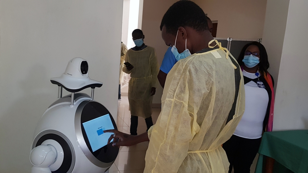 Robot demonstration at COVID-19 treatment centre in Kigali