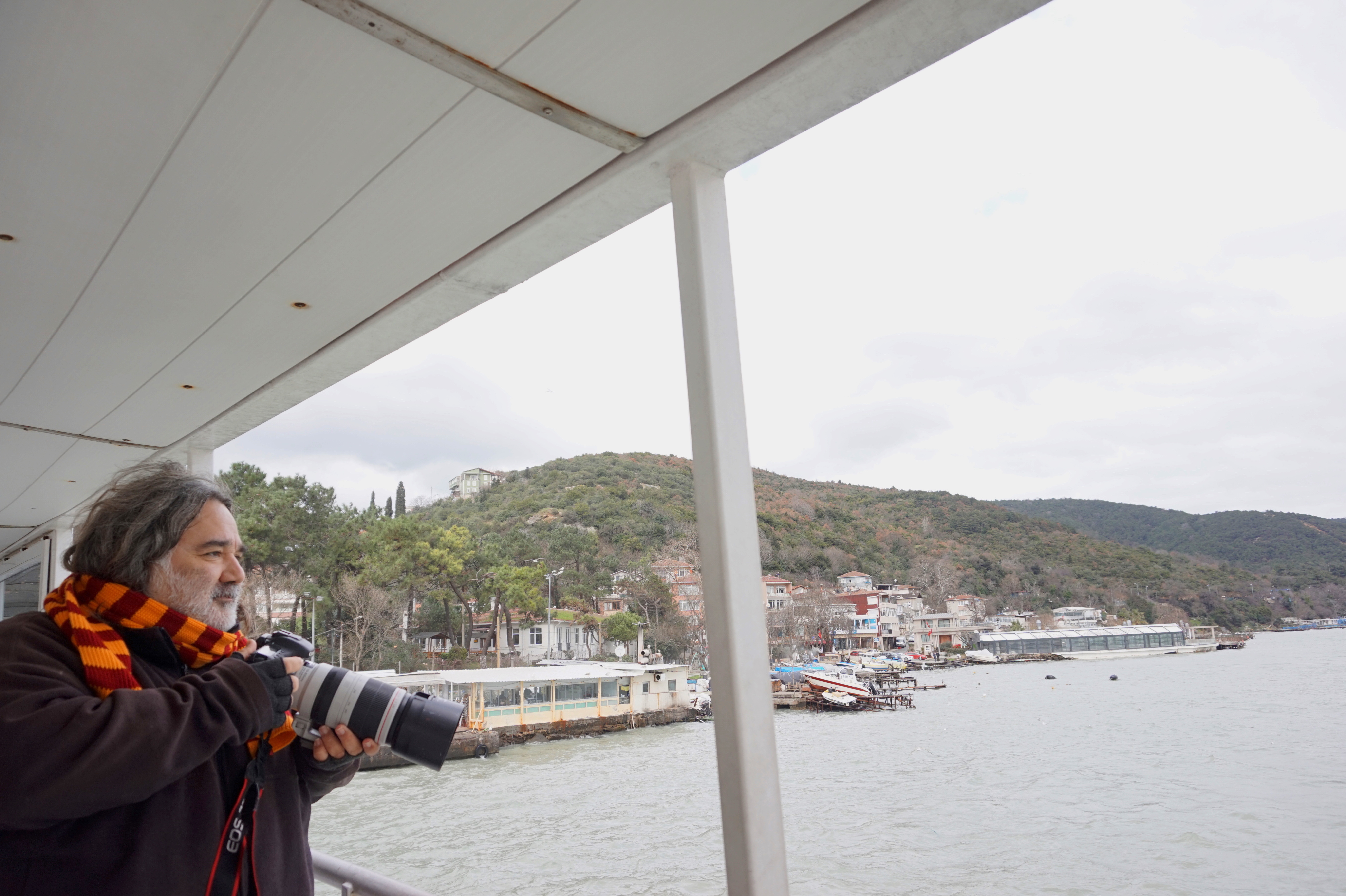 Ship-spotters are often able to predict new conflicts before global superpowers publicly announce them