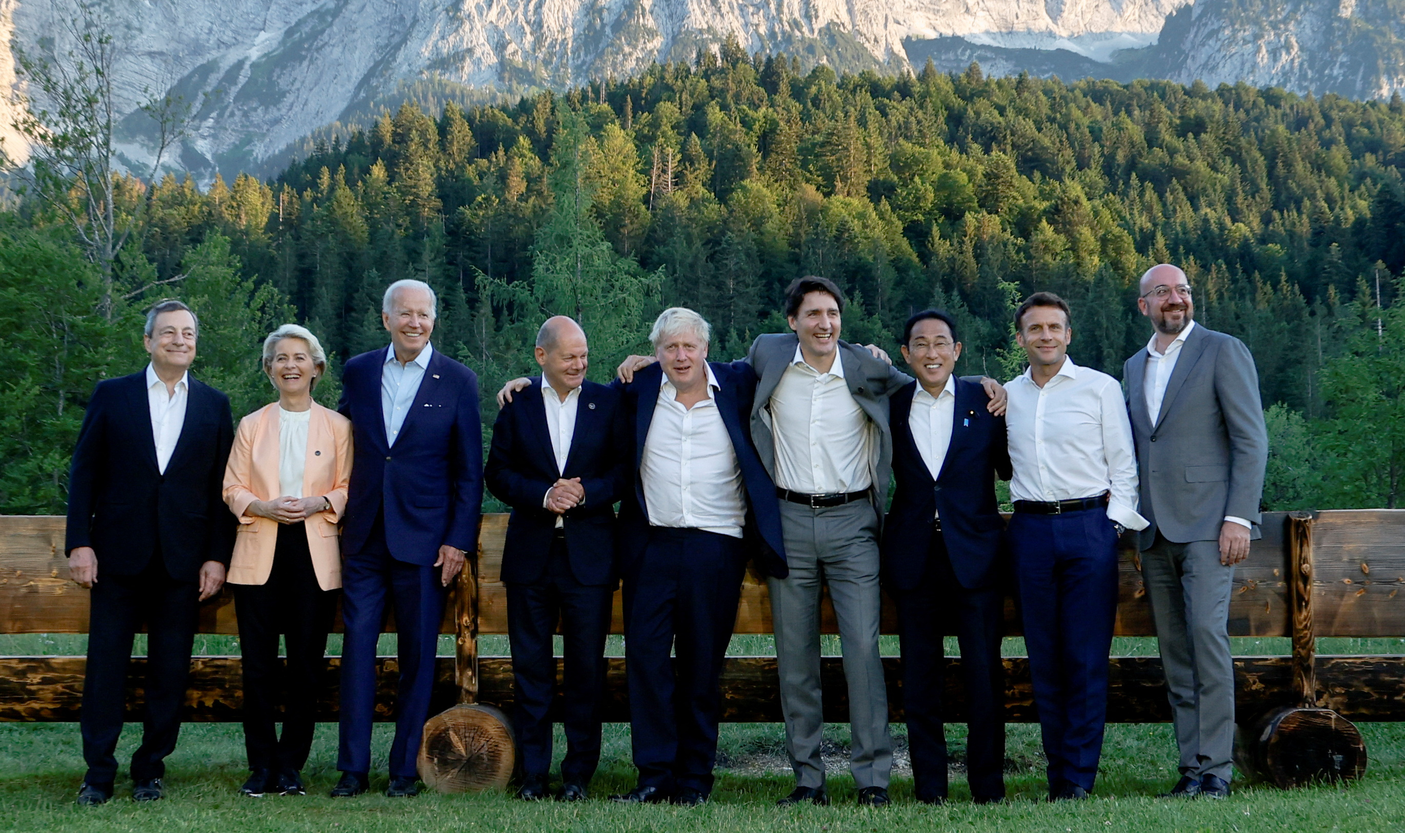 Leaders of the G7 pose for a photo.