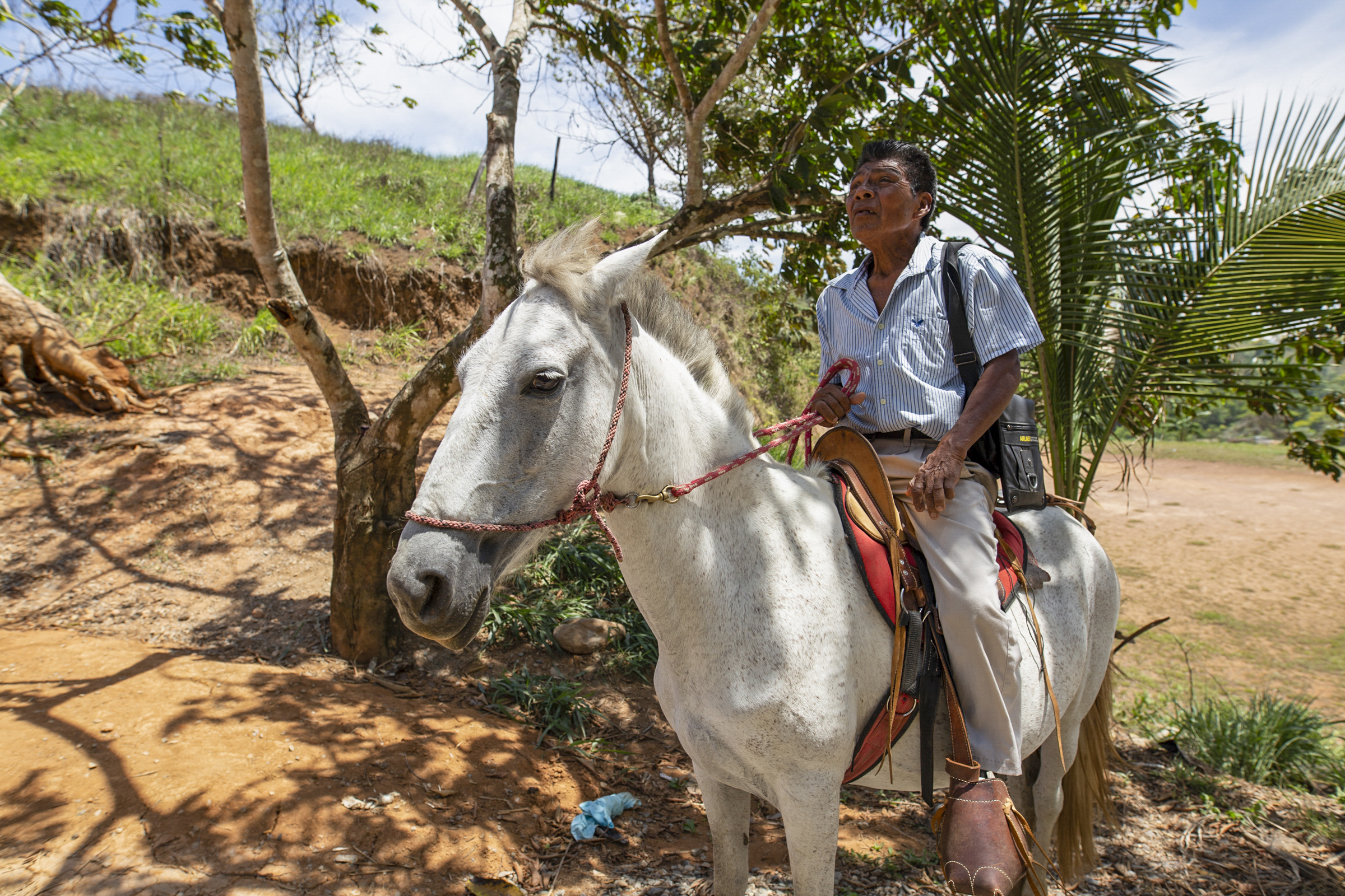A photo of Santiago Figueroa, 68, on his horse in Salitre.