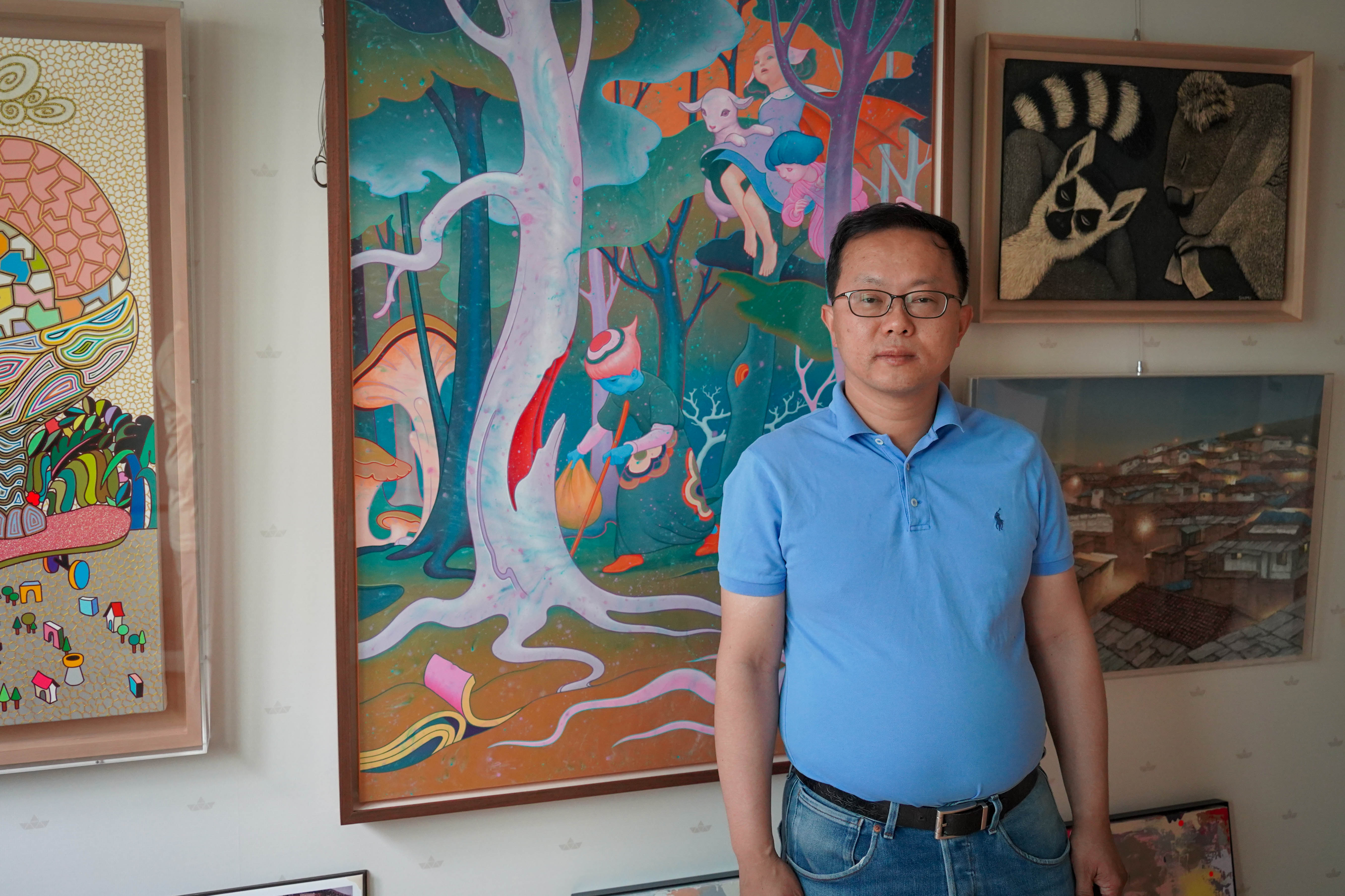 Lim Sang-jin, who runs an online community of art collectors, says young South Koreans are teaching themselves about art instead of relying on traditional sources of knowledge such as local galleries [Courtesy of Lim Sang-jin]