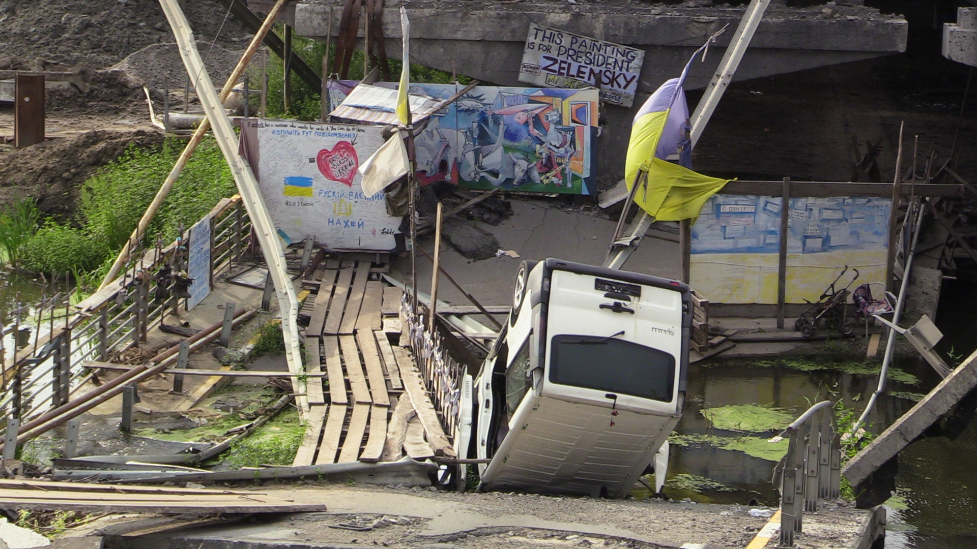 The bridge from Kyiv to Irpin destroyed by Russians in early March