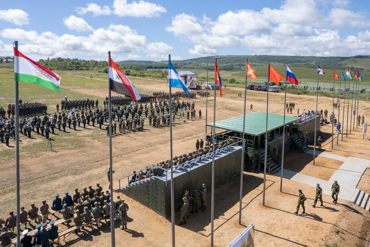 Participants attend a ceremony opening Vostok 2022 military exercises at a firing ground in the far eastern Primorsky region, Russia, August 31, 2022. Russian Defence Ministry/Handout via REUTERS ATTENTION EDITORS- THIS IMAGE HAS BEEN SUPPLIED BY A THIRD PARTY. NO RESALES. NO ARCHIVES. MANDATORY CREDIT