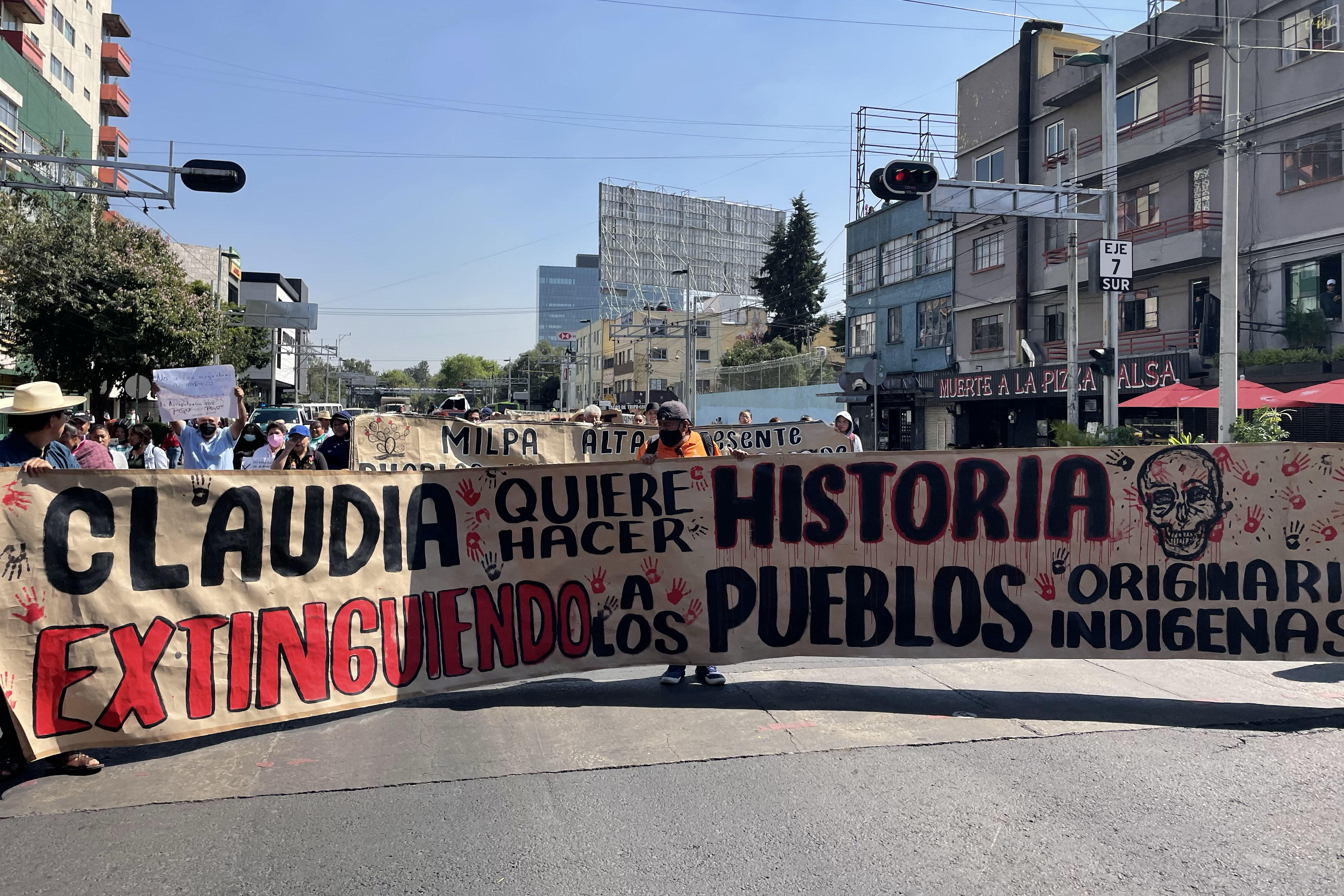 Protests in Mexico City over rising rents with the entrance of Airbnb