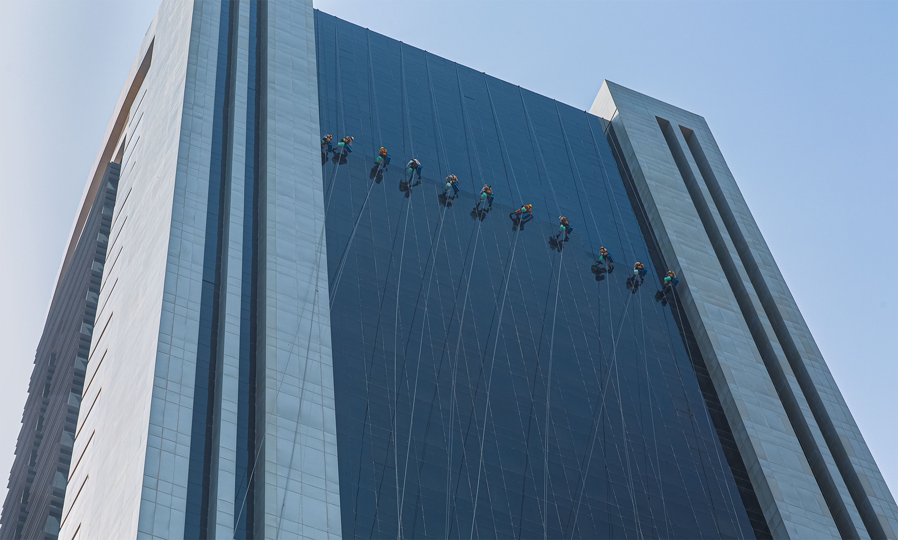 Window cleaning, Qatar,