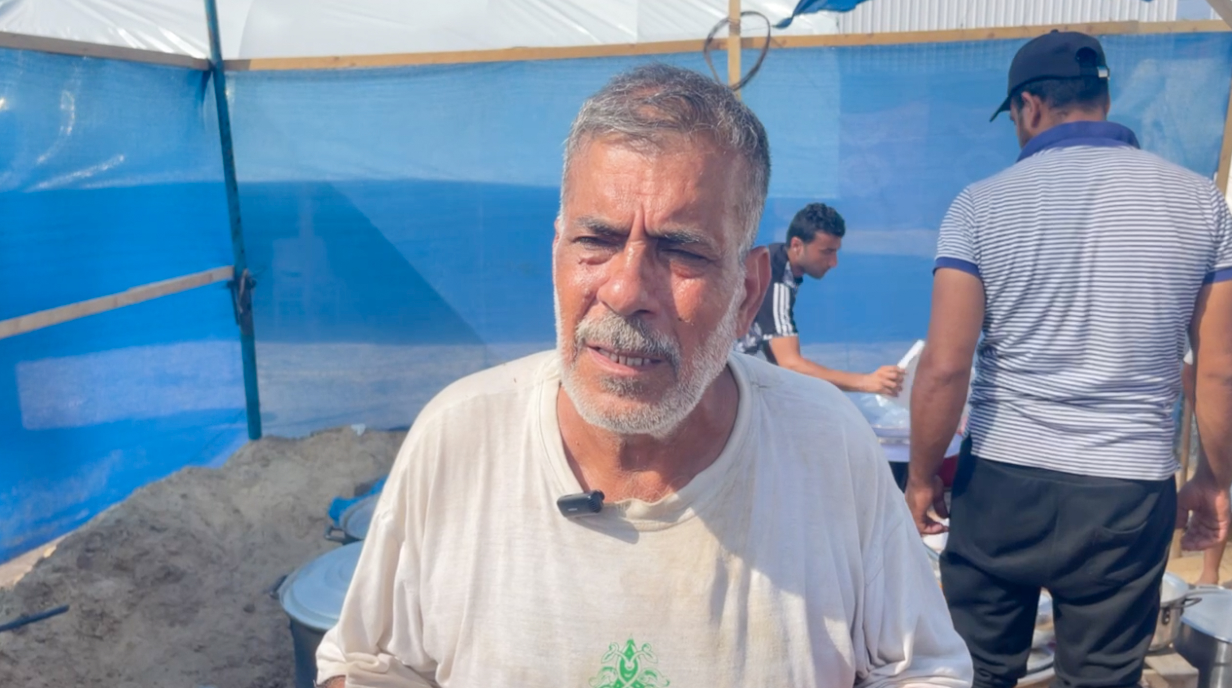 Abu Ibrahim Zaqout, volunteer cook