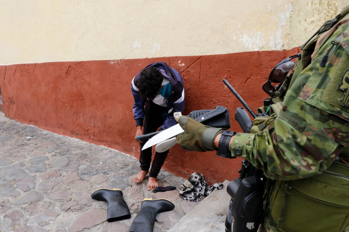 Ecuador 'in state of war' against cartel terror campaign