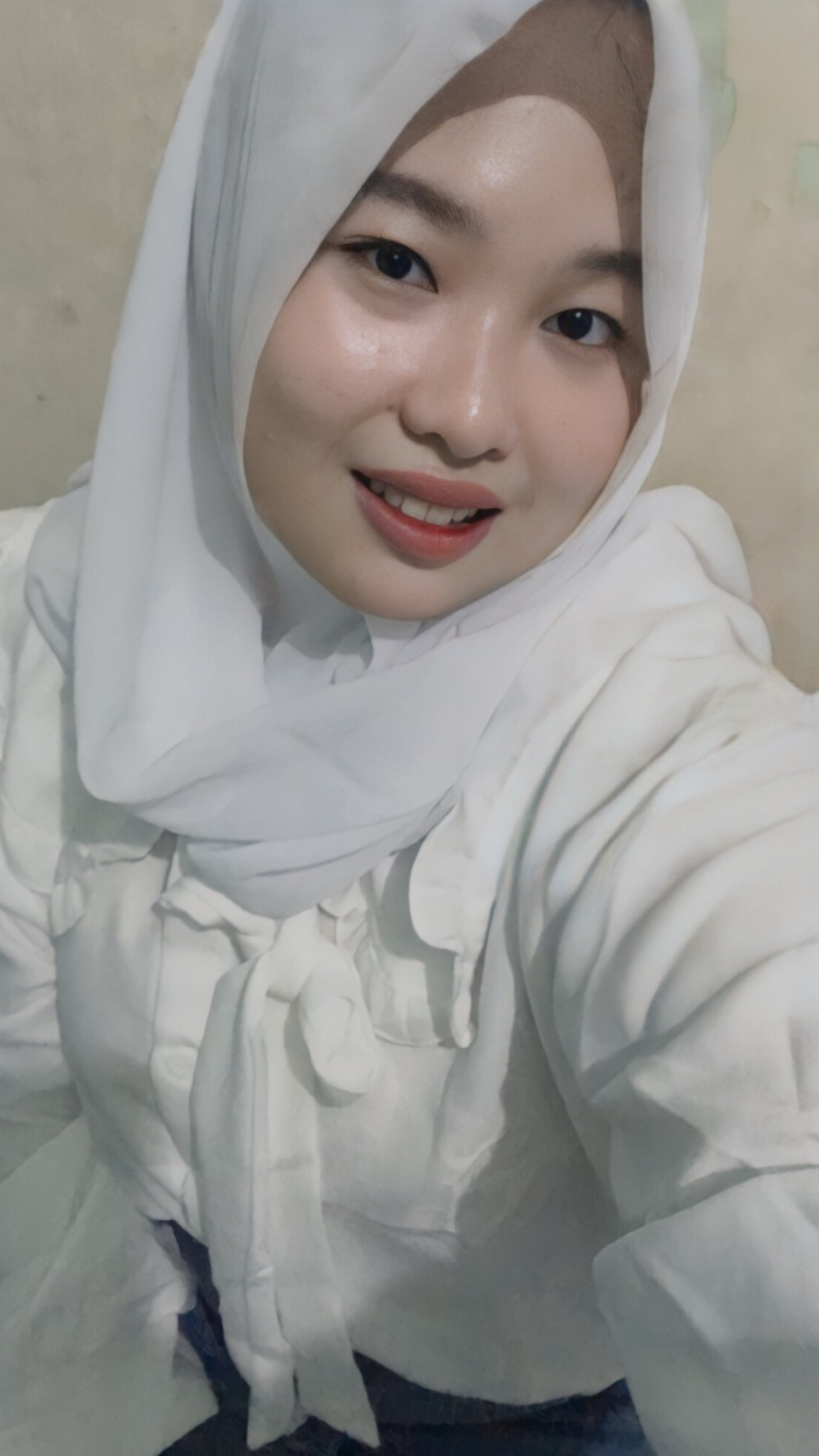 Olivia 'Oliv' Javina