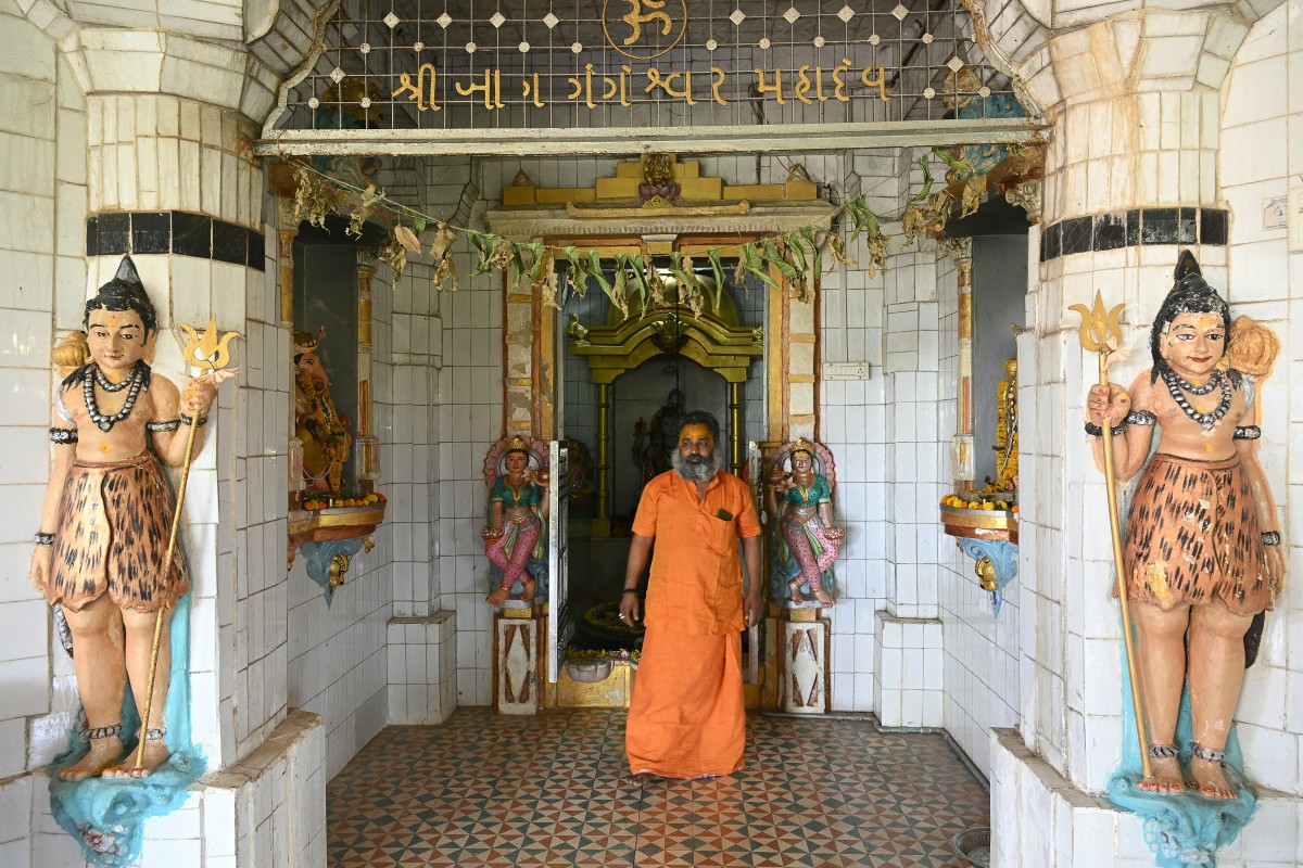 Lone Indian voter casts ballot in special forest booth