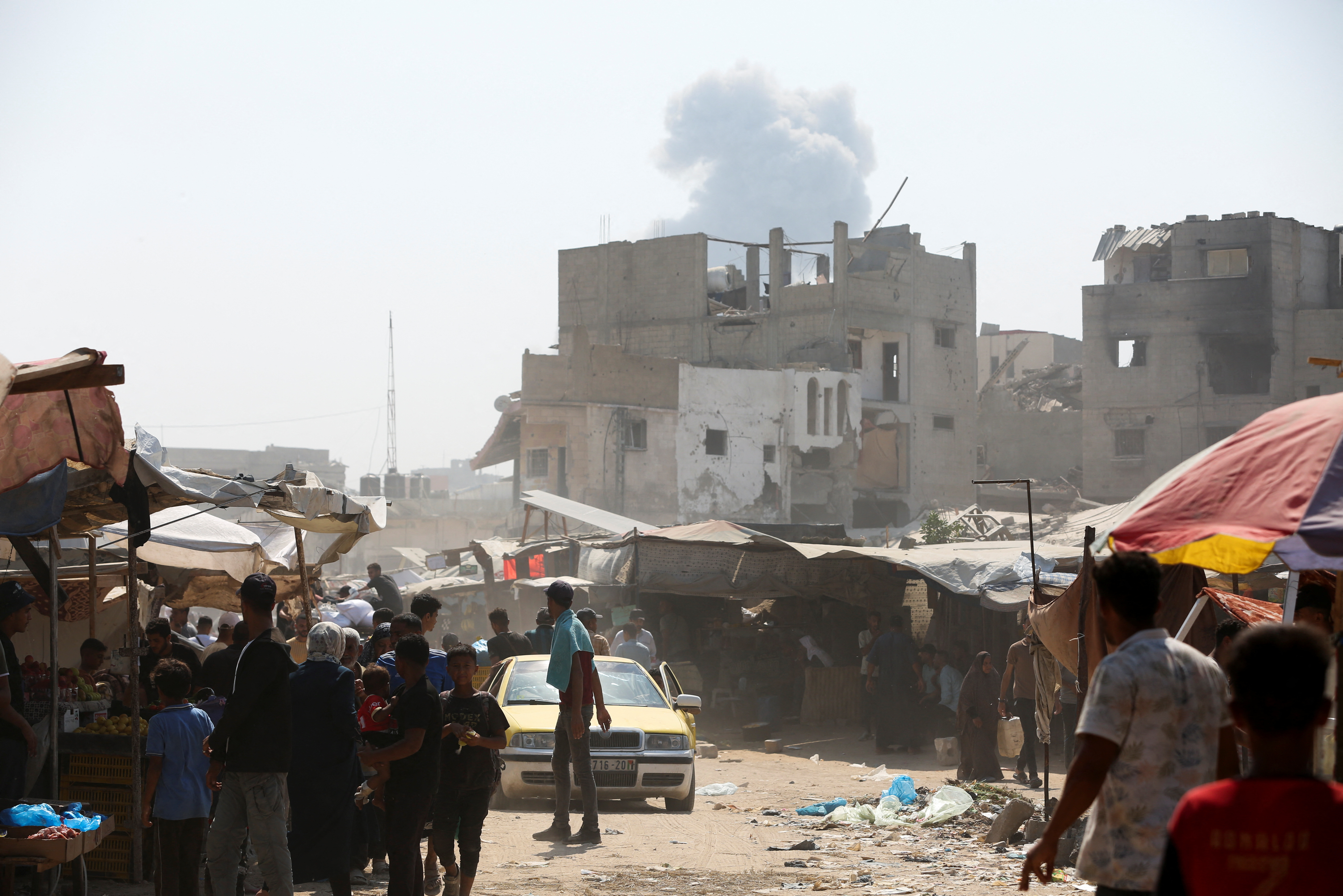 Palestinians flee eastern Khan Younis after Israel launches attacks