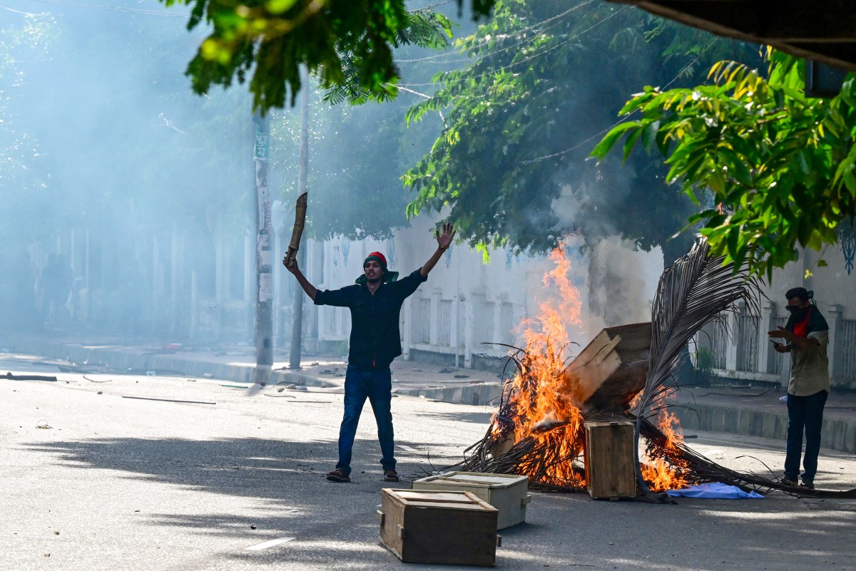 Bangladesh quota protesters call for nationwide shutdown