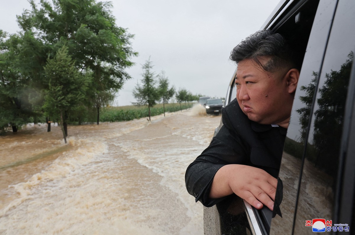 North Korea mobilises military helicopters for flood rescue