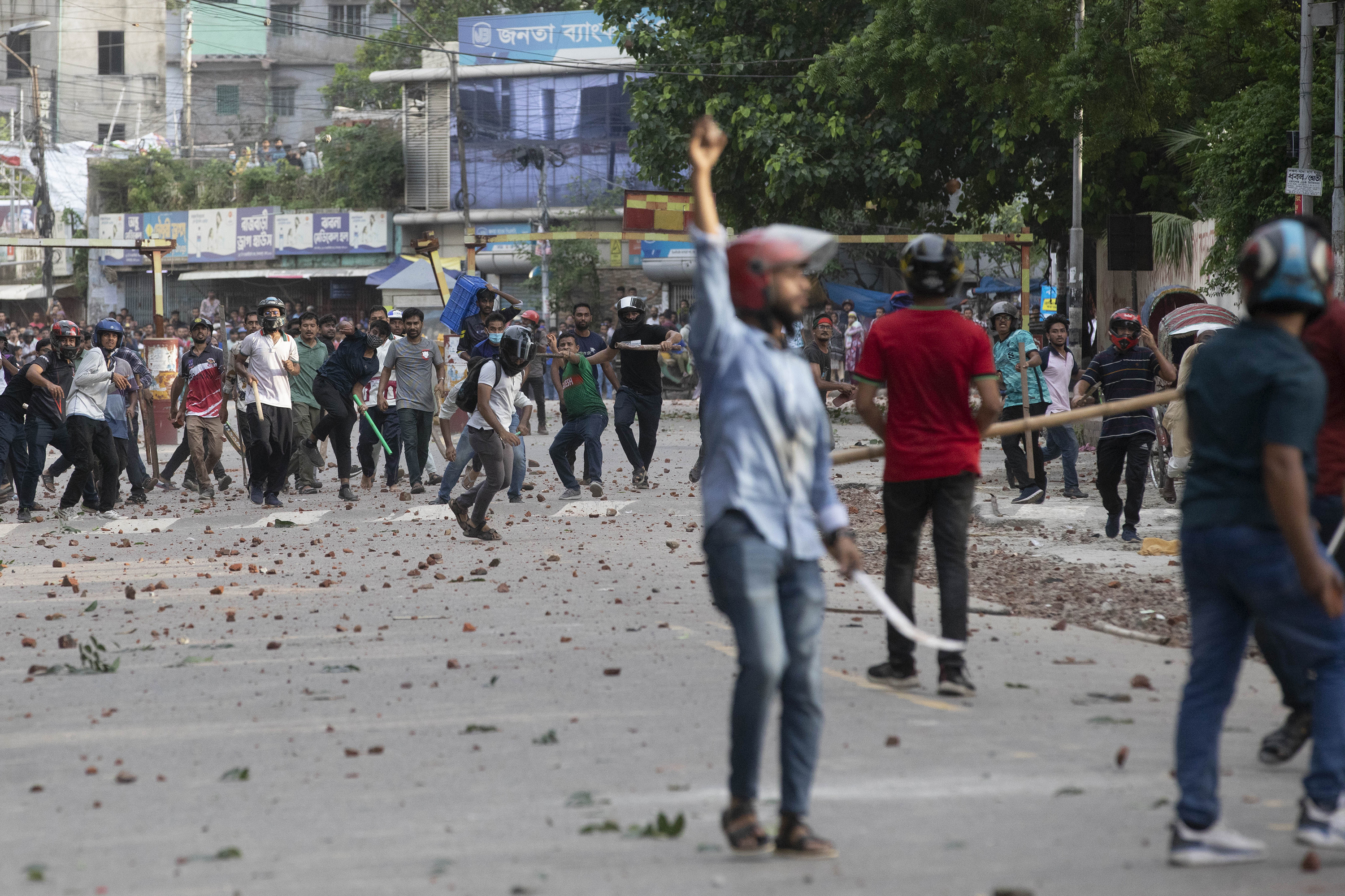 Violent clashes leave scores injured in Bangladesh