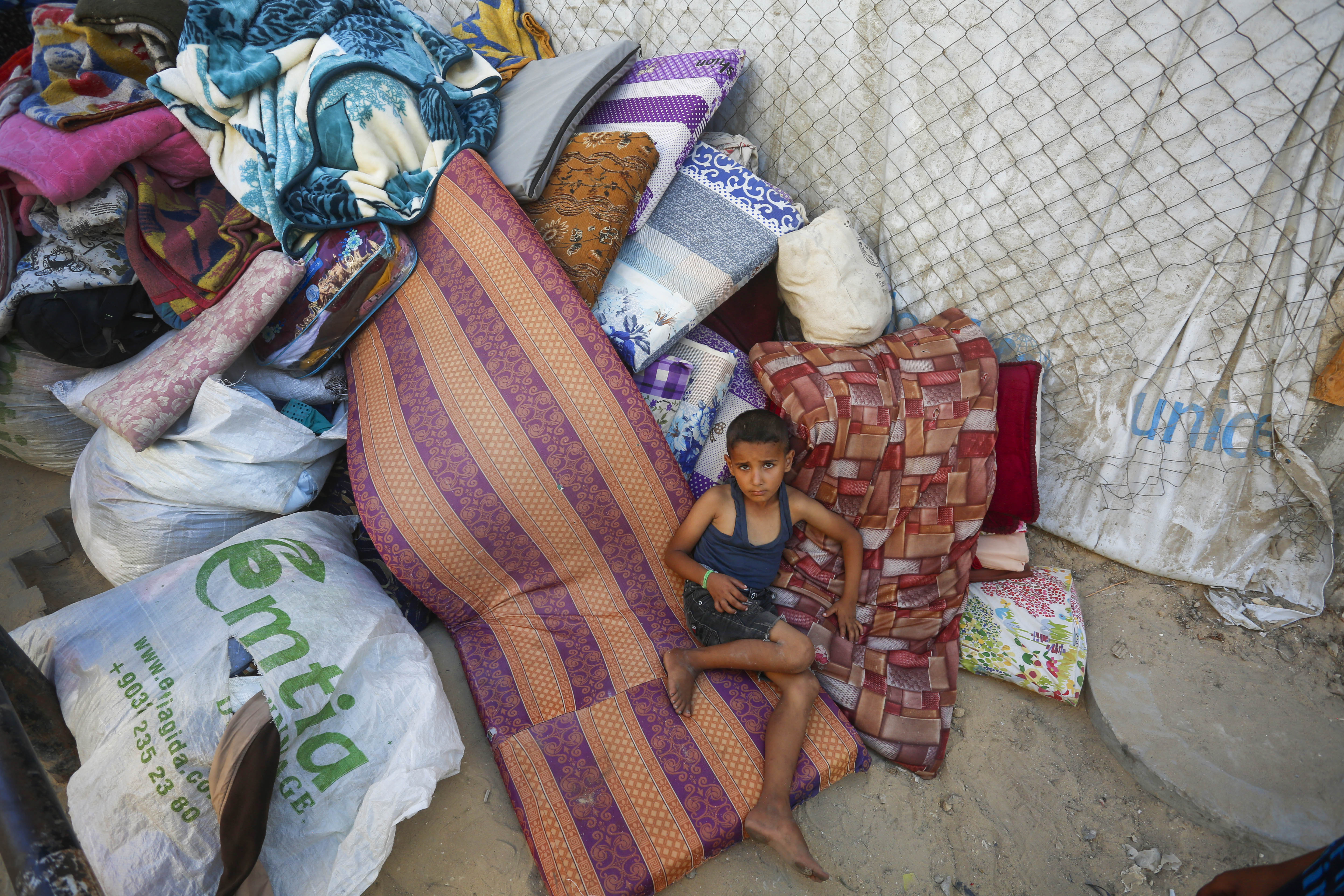 Thousands flee as Israel orders more evacuations in Deir al-Balah