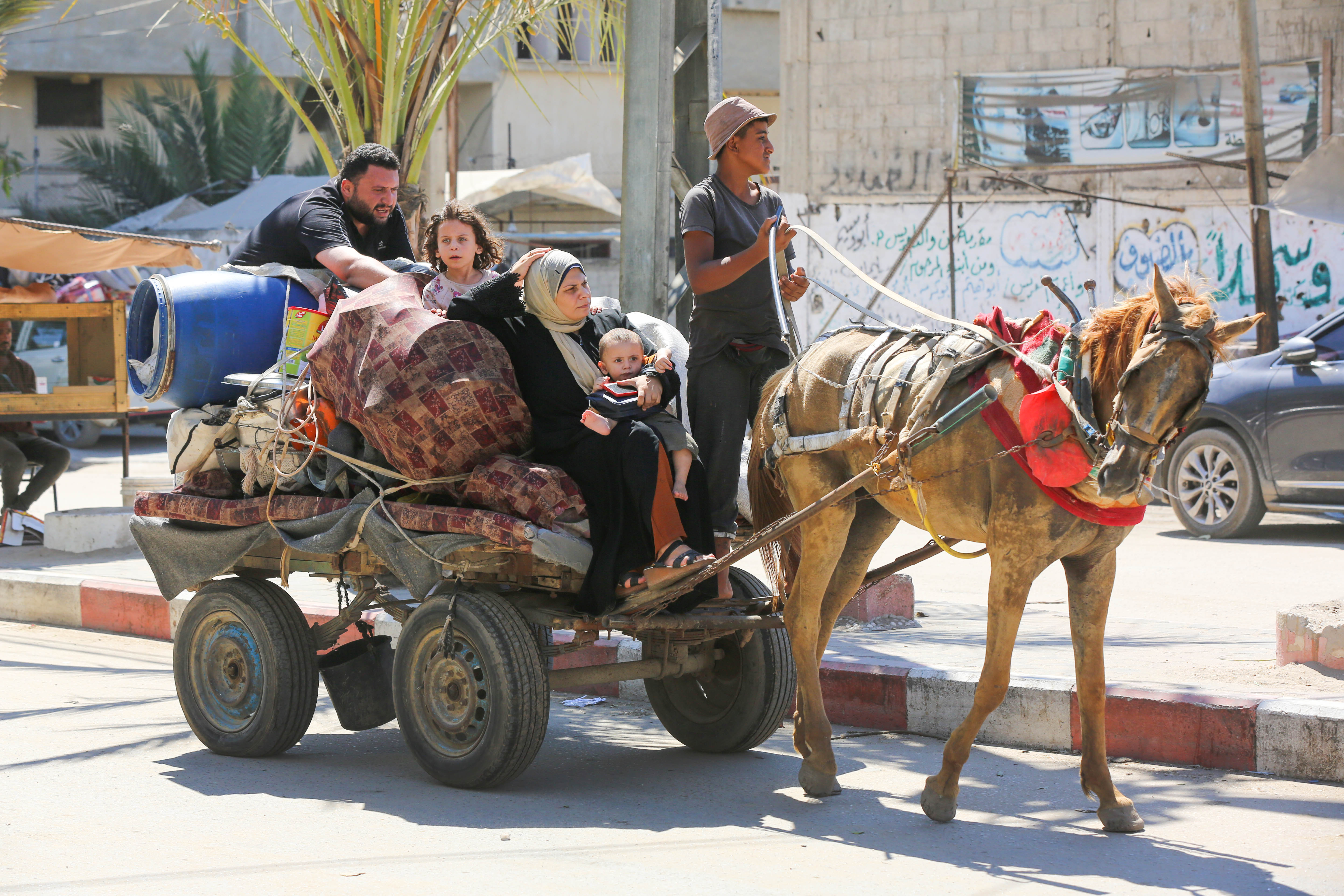 Thousands flee as Israel orders more evacuations in Deir al-Balah