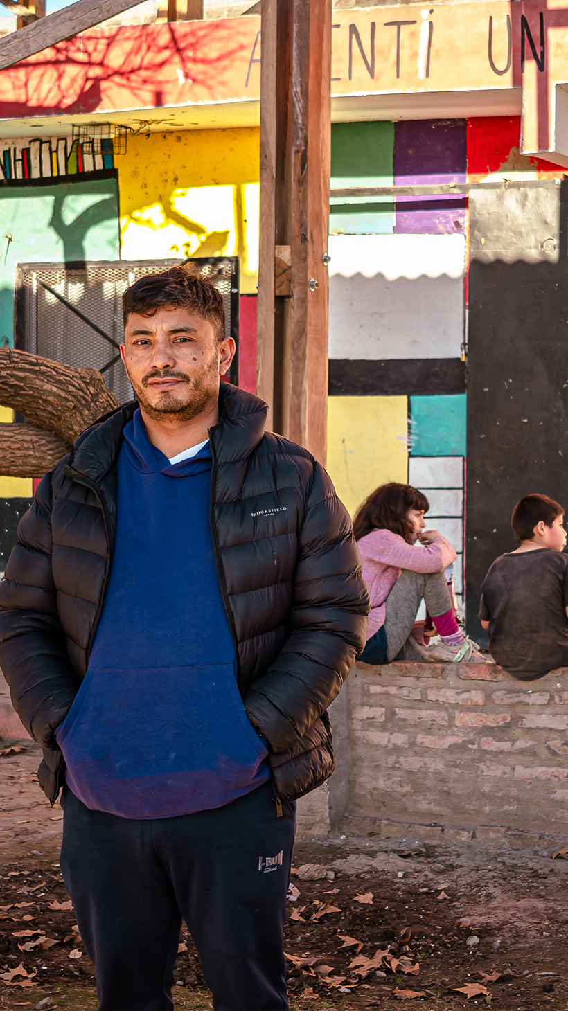 Waldemar Cubilla stands in front of La Carcova library.