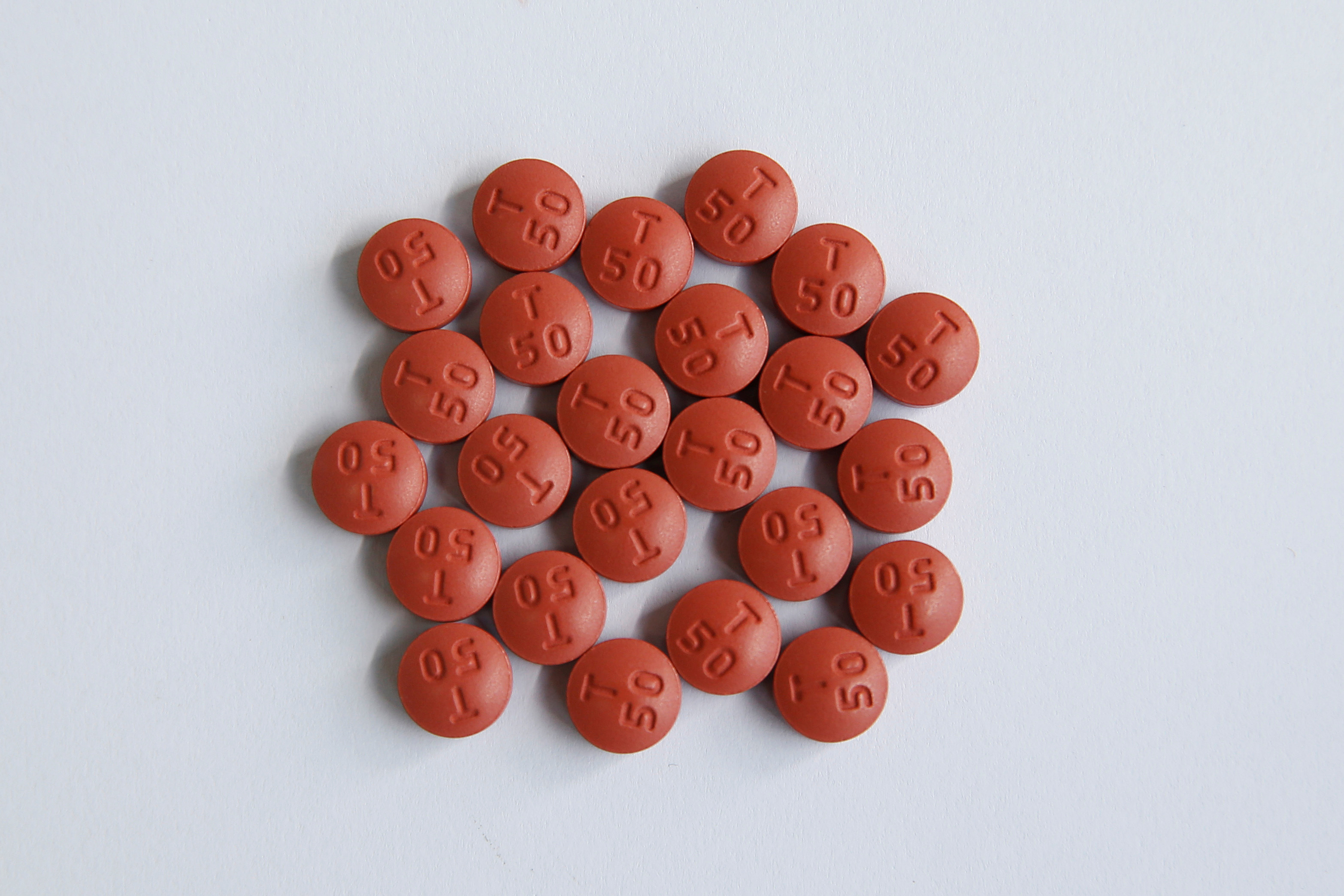 A cluster of dolutegravir pills