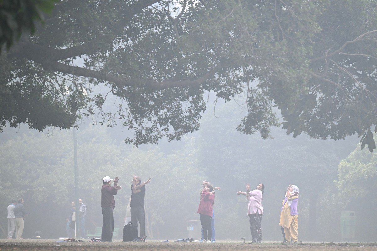 Shrouded in smog, Delhi pollution reading is the highest this year