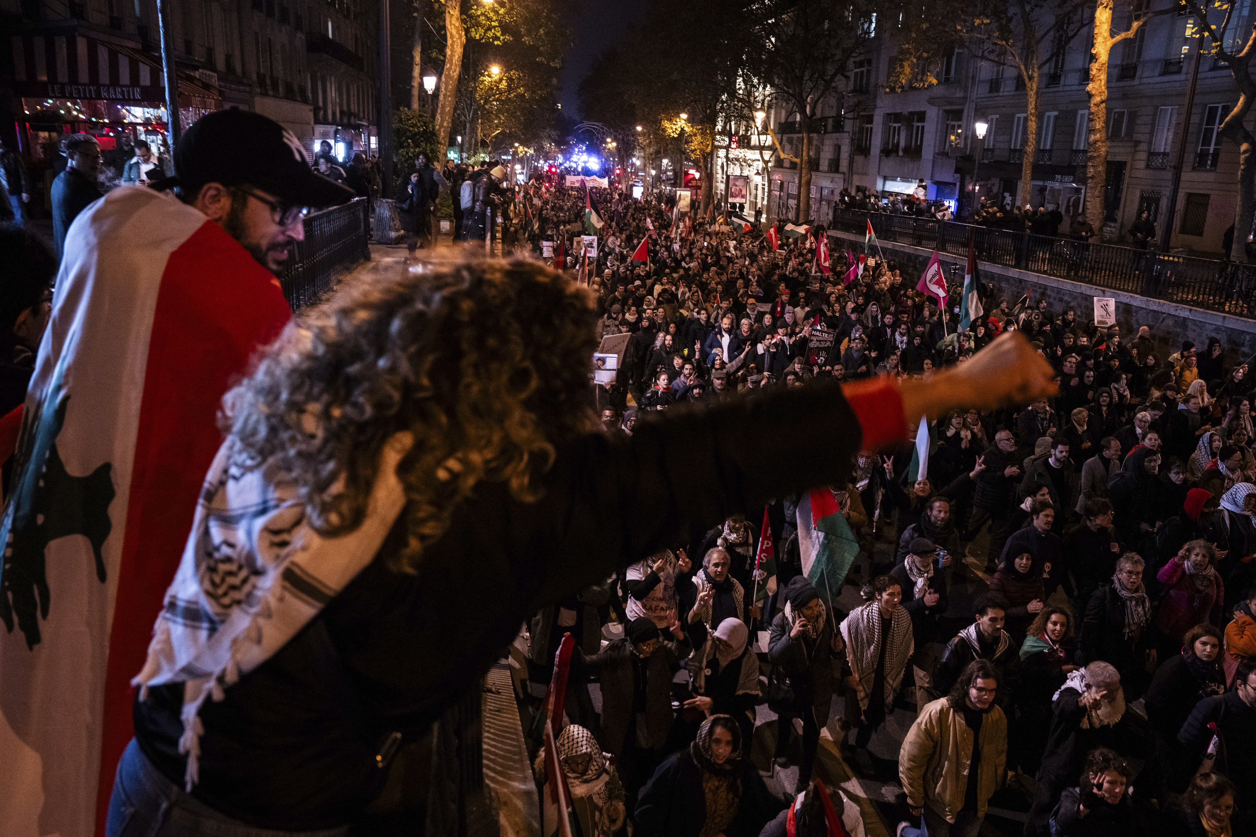 Protests in Paris over pro-Israel gala organised by far-right figures
