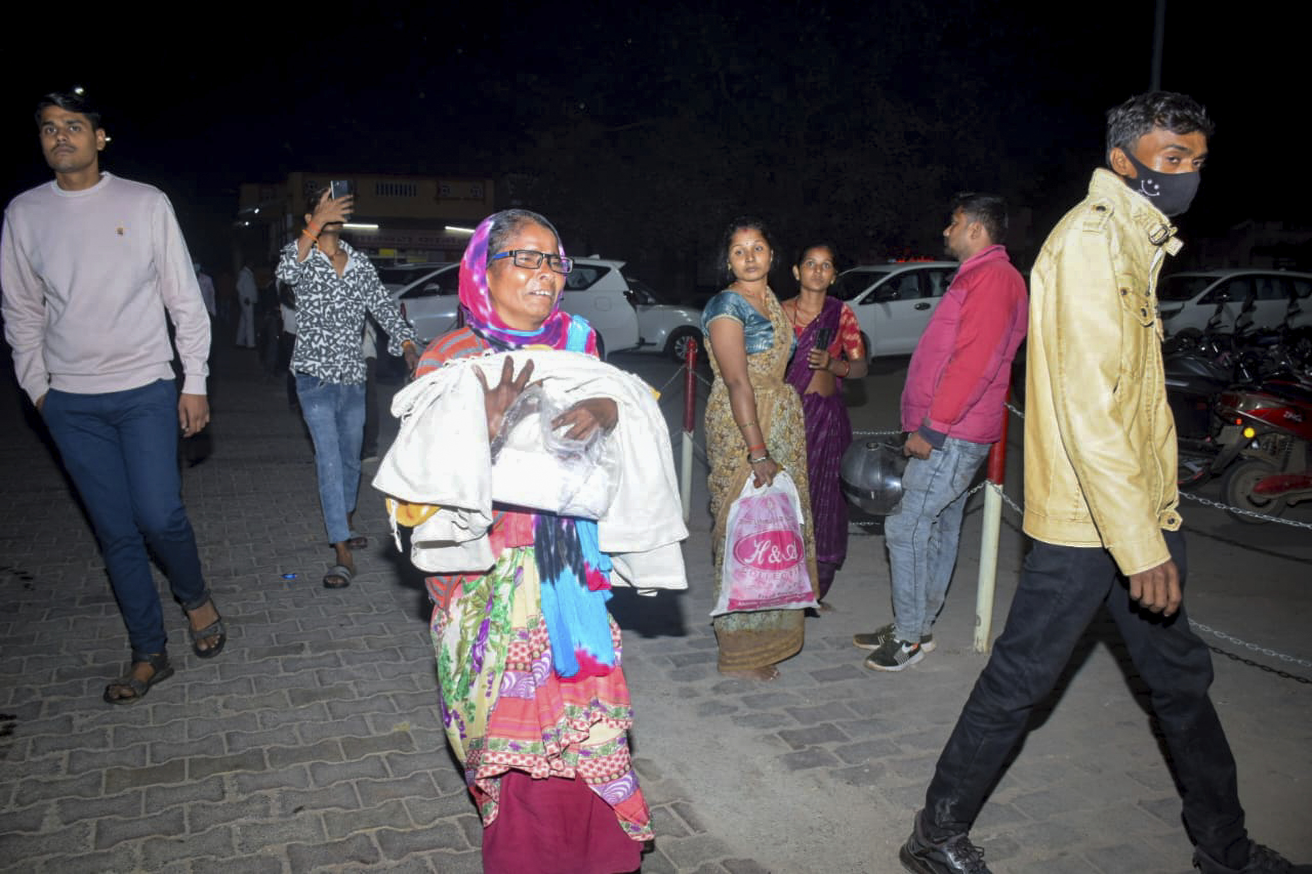 Fire at neonatal unit in Jhansi, India