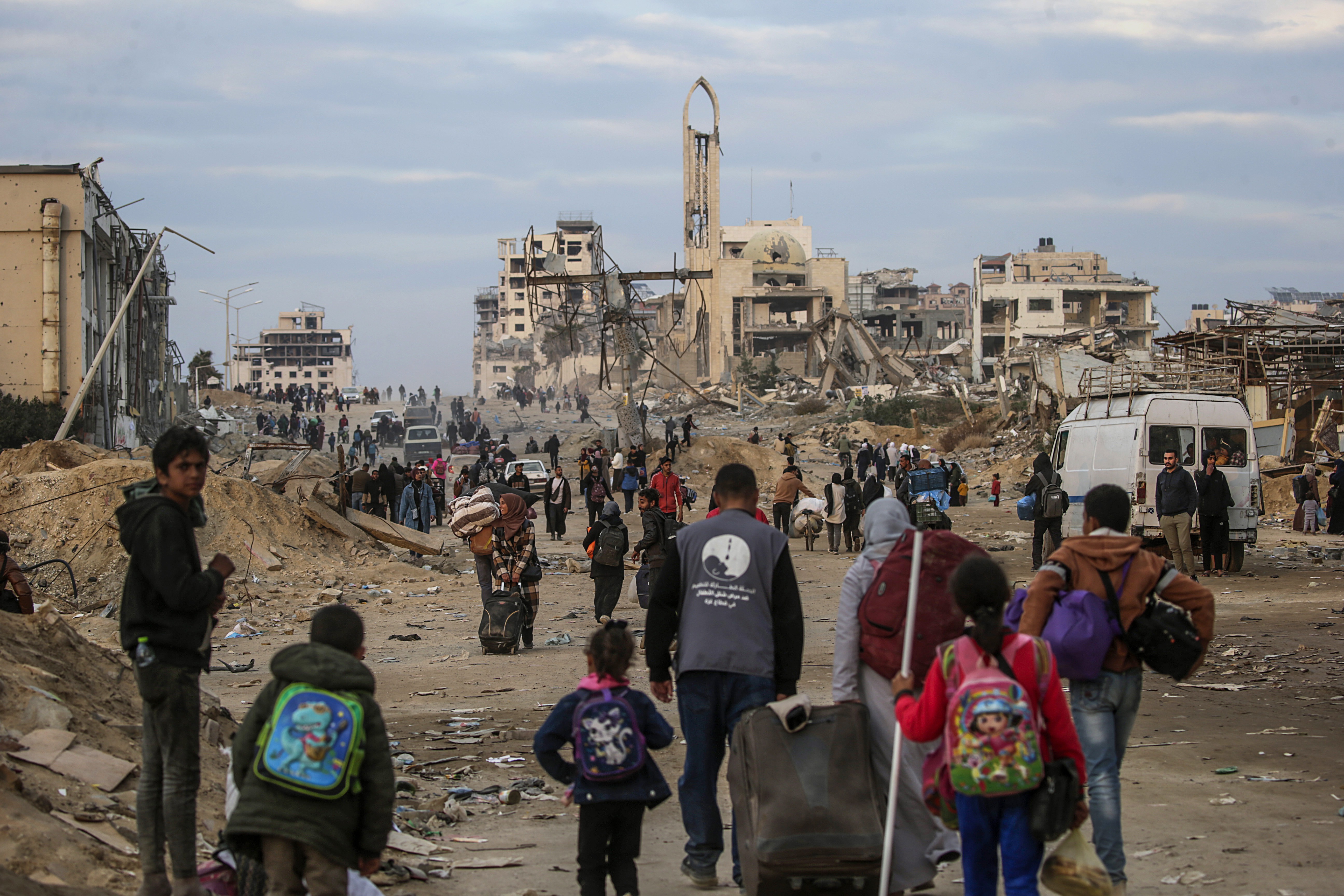 Bittersweet homecoming for Gazans returning to north