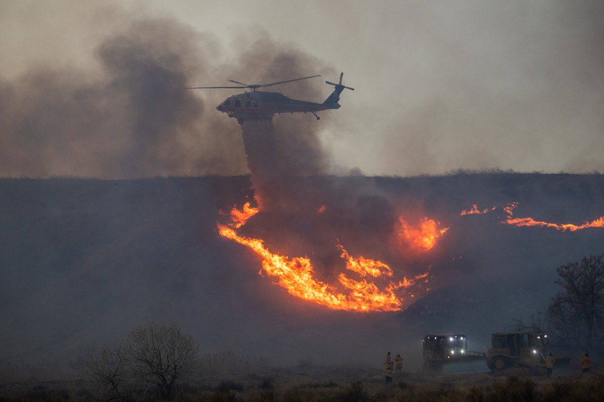 New wildfire breaks out north of Los Angeles