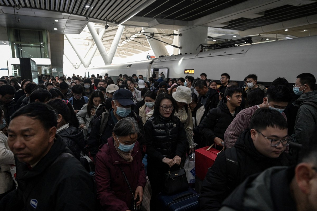 China travel peaks as millions head home for Lunar New Year