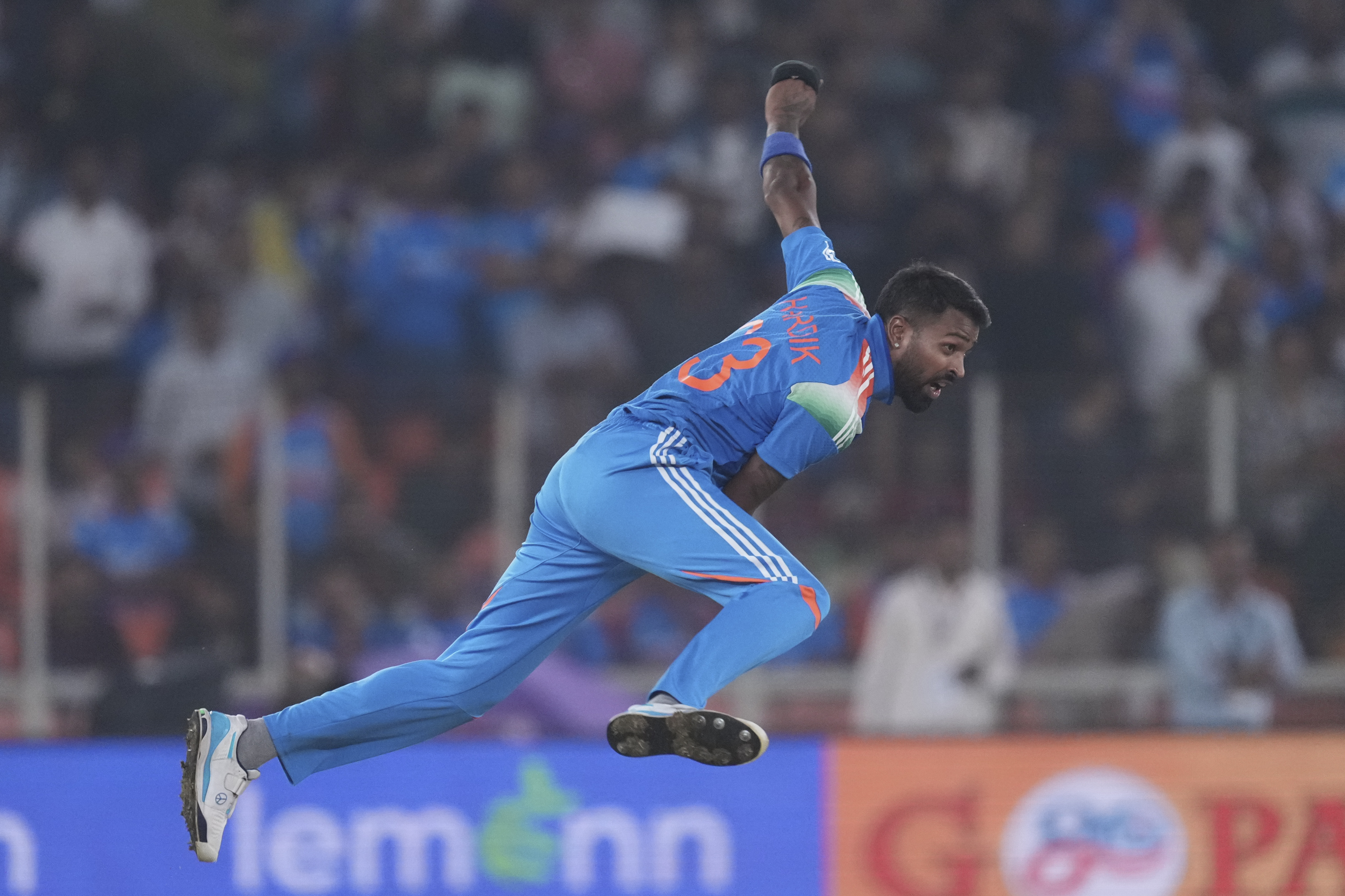 India's Hardik Pandya bowls a delivery during the third one day international cricket match between India and England in Ahmedabad, India, Wednesday, Feb. 12, 2025. (AP Photo/ Ajit Solanki )