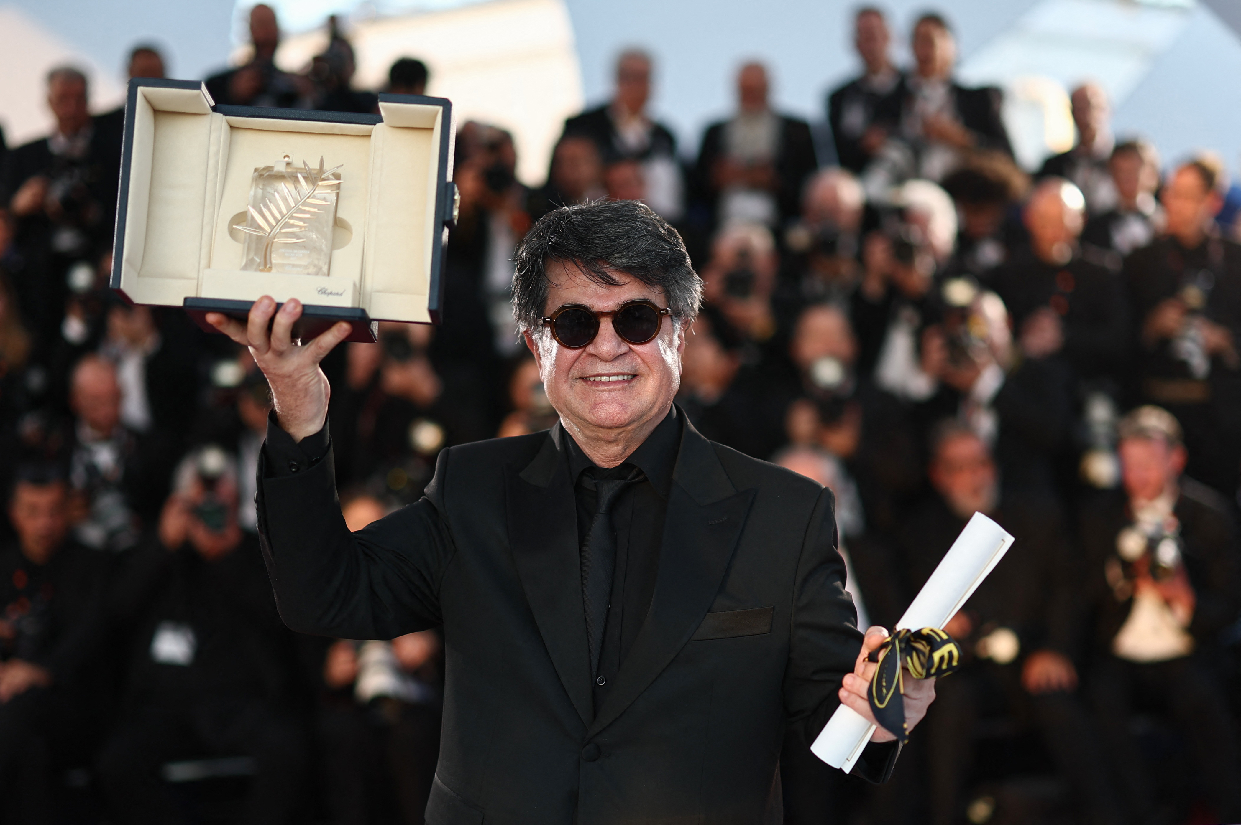 Director Jafar Panahi, Palme d'Or award winner for the film "Un simple accident" (It Was Just an Accident), poses during a photocall after the closing ceremony of the 78th Cannes Film Festival in Cannes, France, May 24, 2025. REUTERS/Stephane Mahe