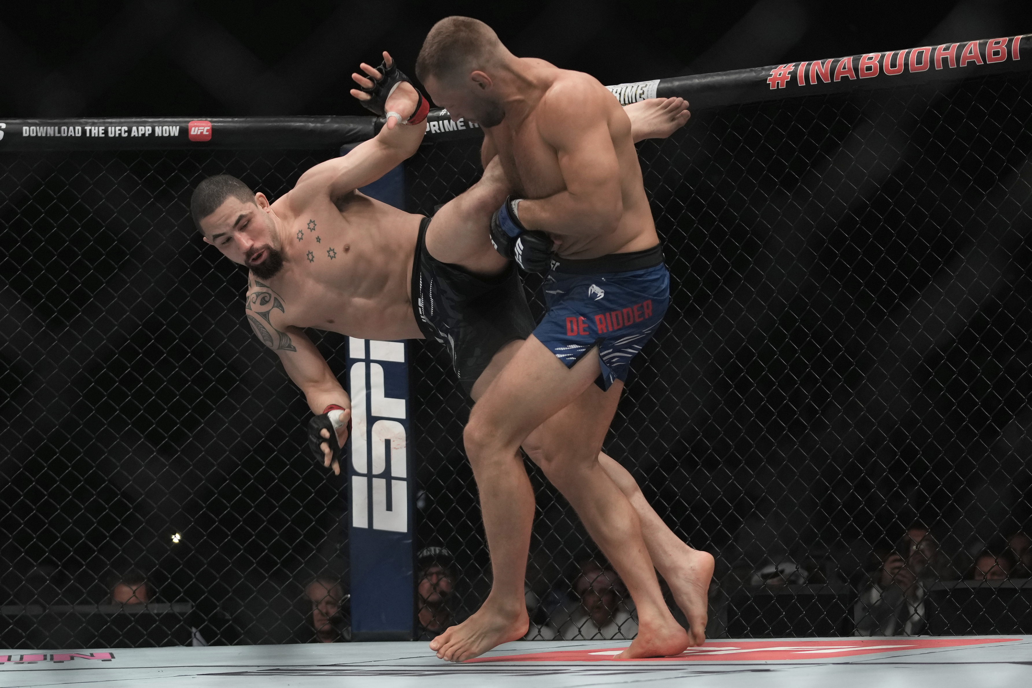 Robert Whittaker and Reinier de Ridder in action.