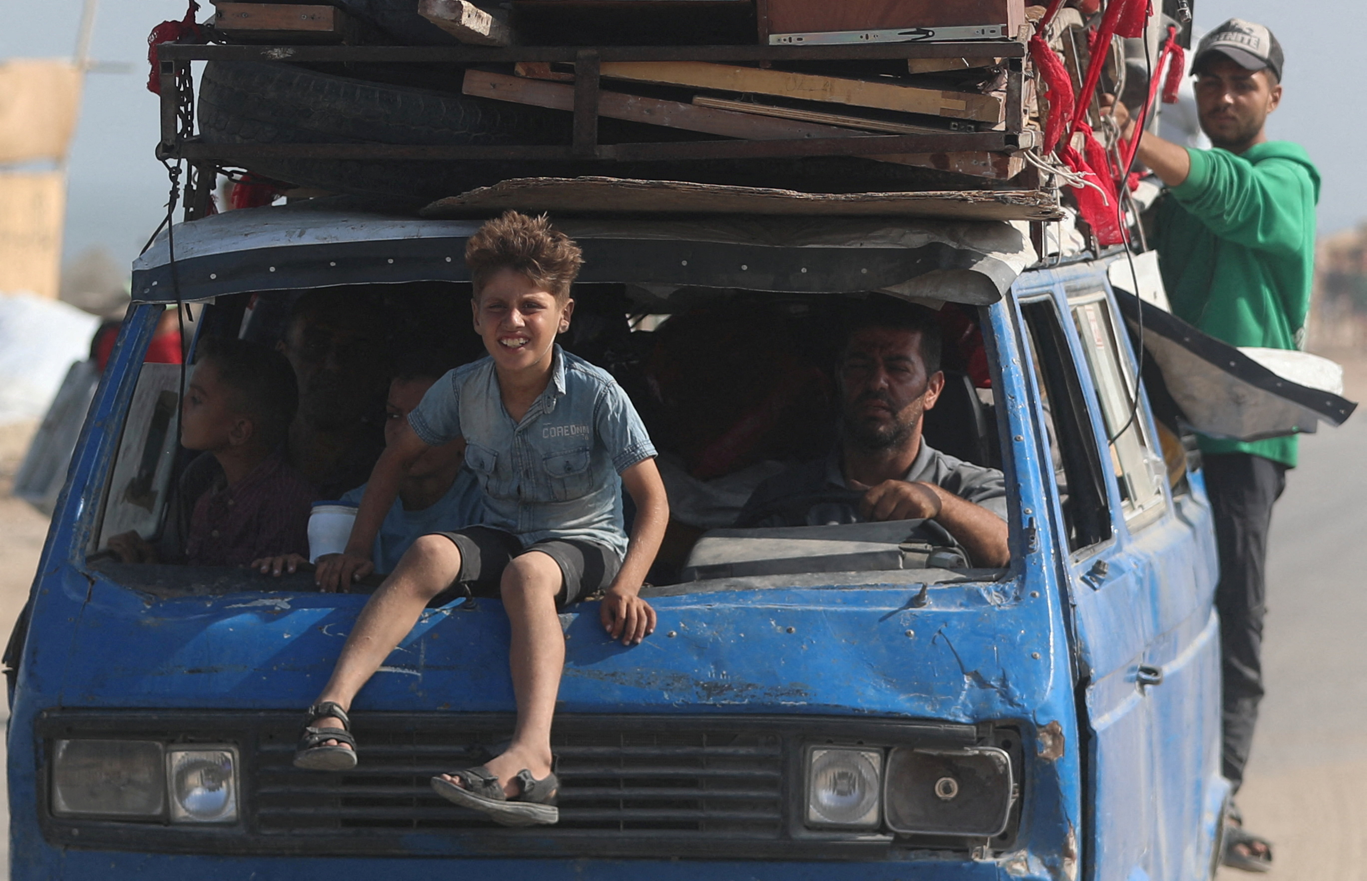 ‏Displaced Palestinians, fleeing northern Gaza due to an Israeli military operation, on September 13, 2025