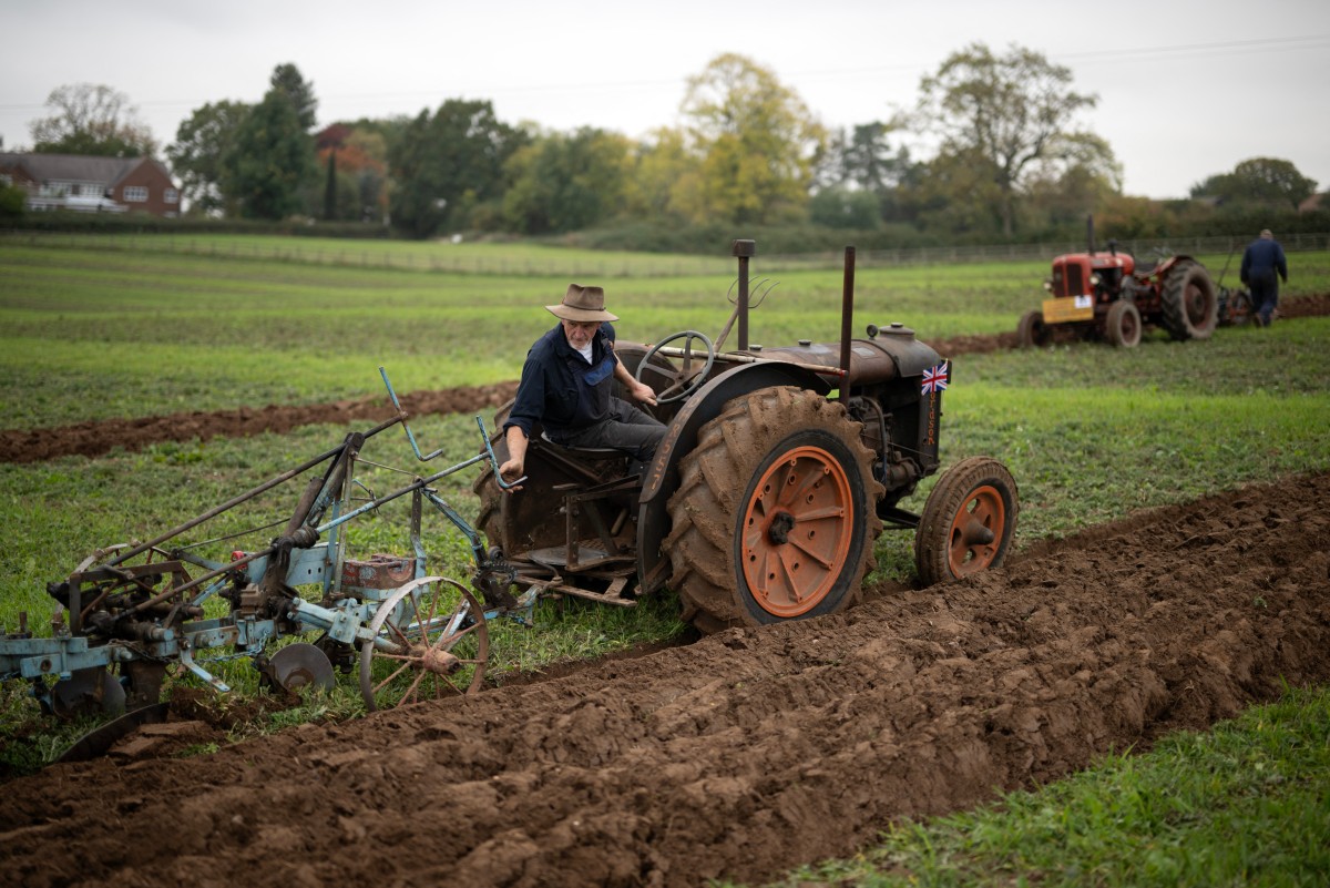 Competitors take part in the 'Vintage Trailed'
