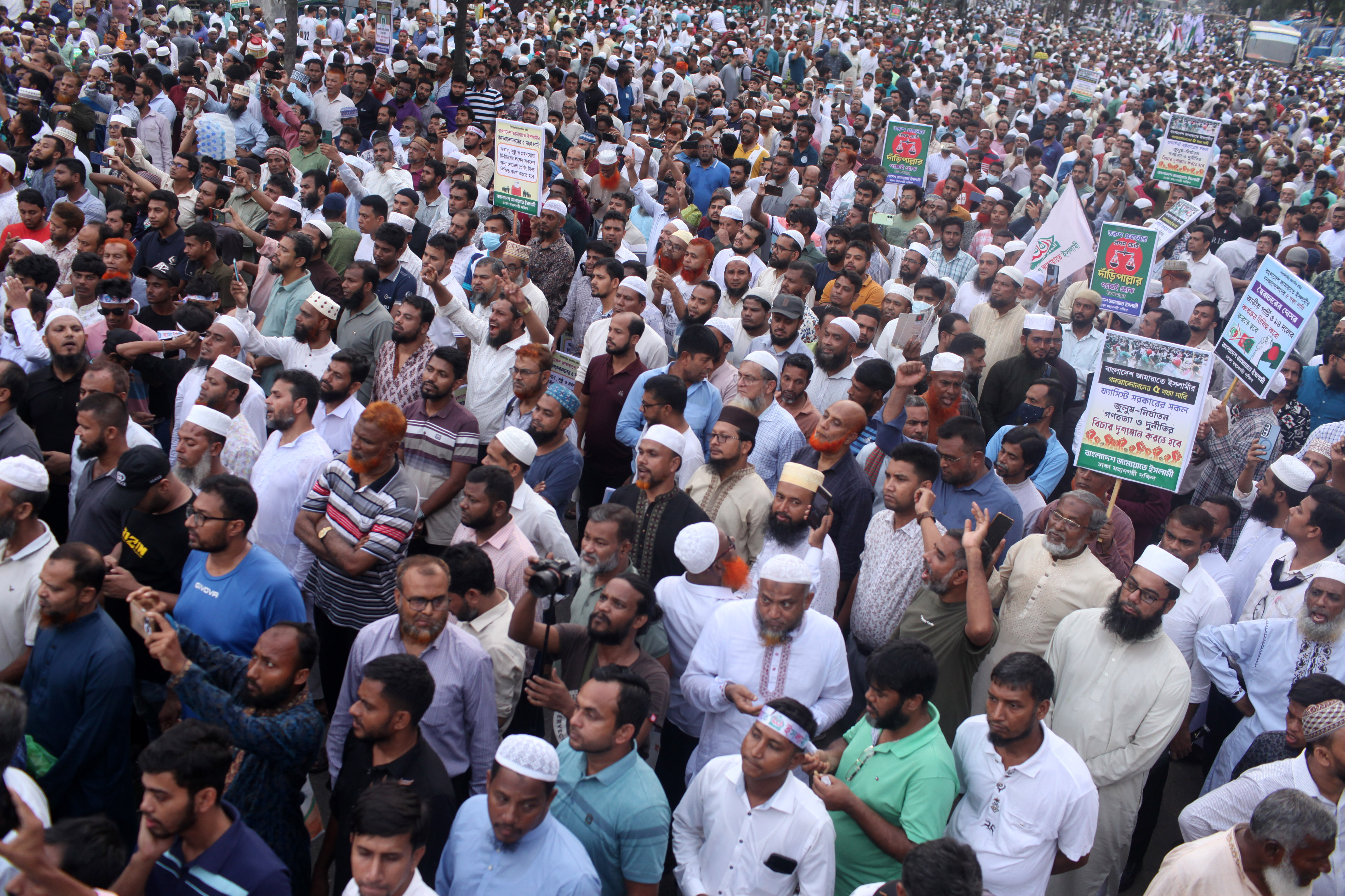 Bangladesh Jamaat-e-Islami supporters hold a protest rally at Baitul Mukarram National Mosque in Dhaka, Bangladesh, on September 18, 2025, as part of coordinated protests with other Islamic parties pressing a common set of demands, including holding the national election in February under the July Charter