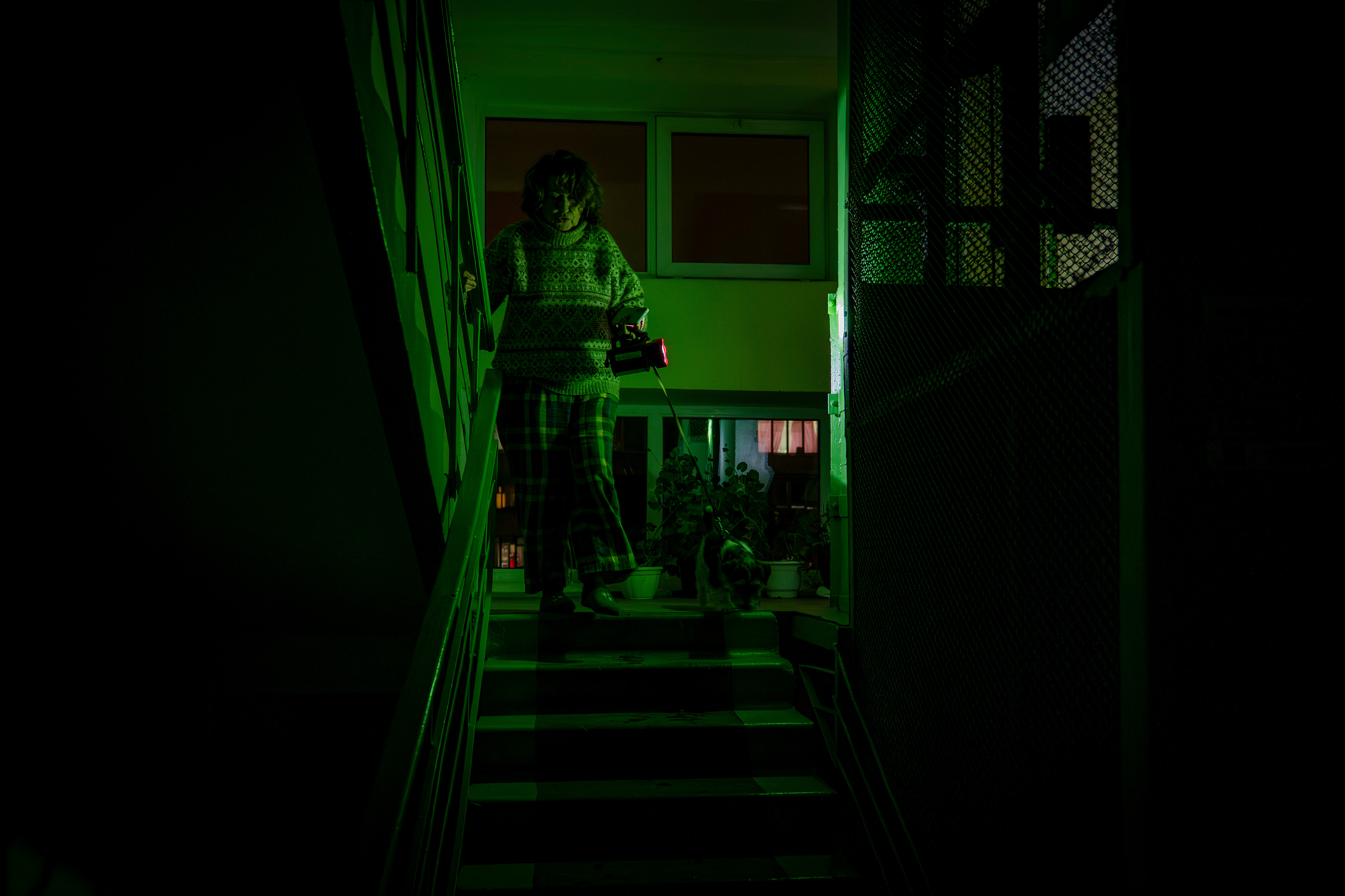 Residents of Kyiv endure freezing conditions due to power outages