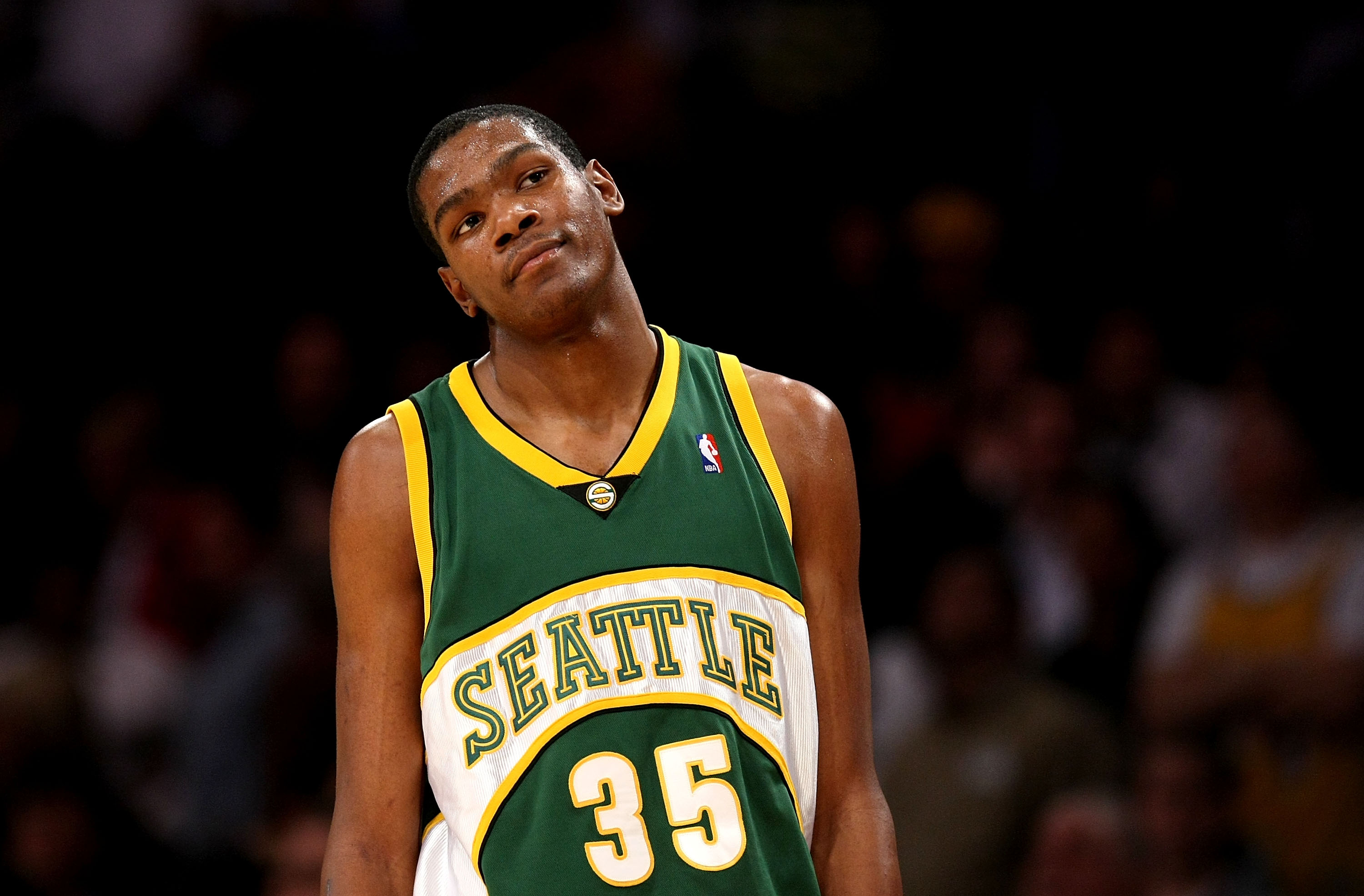Kevin Durant reacts.
