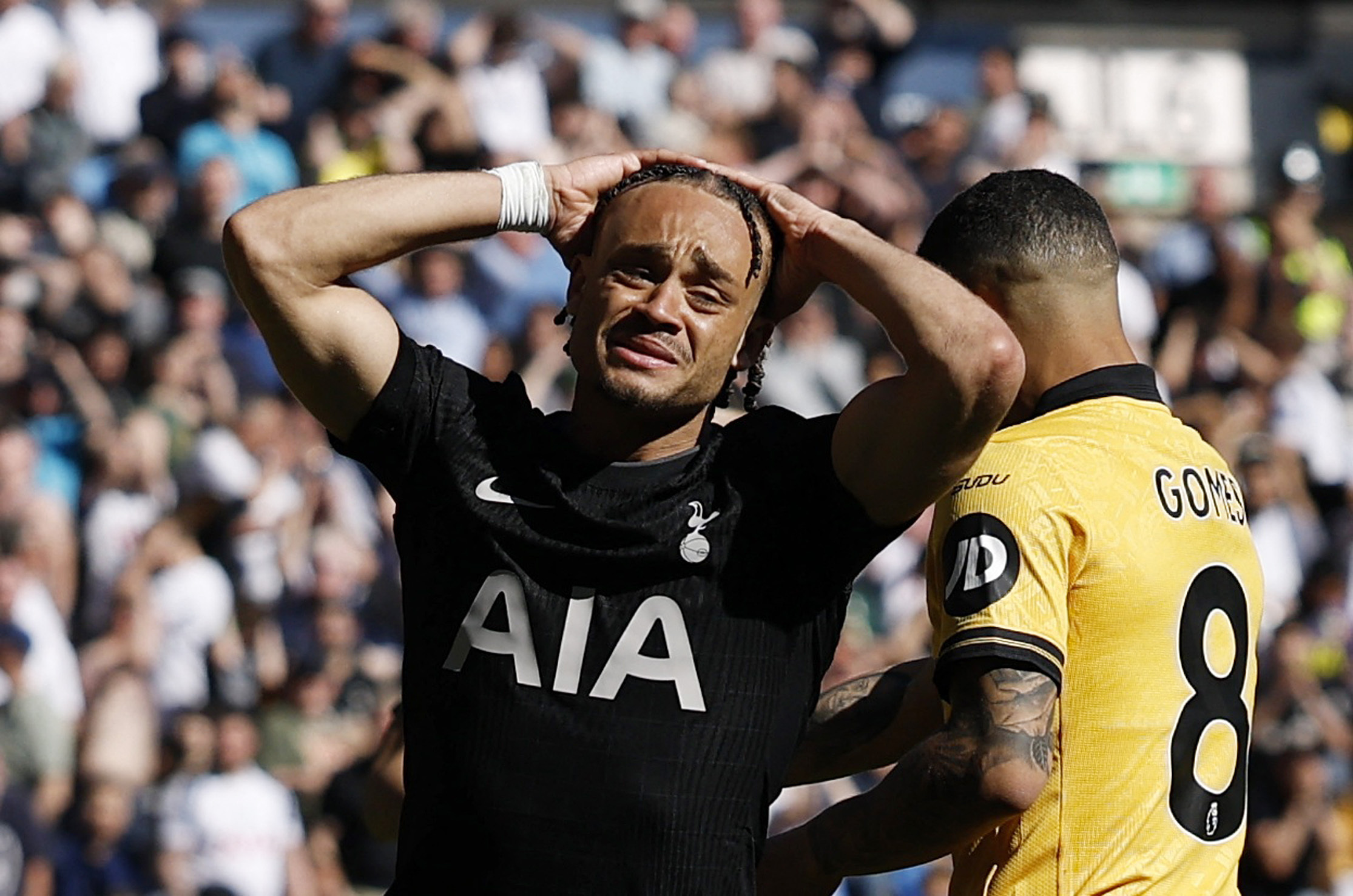 Soccer Football - Premier League - Wolverhampton Wanderers v Tottenham Hotspur - Molineux Stadium, Wolverhampton, Britain - April 25, 2026 Tottenham Hotspur's Xavi Simons reacts after missing a chance to score Action Images via Reuters/Jason Cairnduff EDITORIAL USE ONLY. NO USE WITH UNAUTHORIZED AUDIO, VIDEO, DATA, FIXTURE LISTS, CLUB/LEAGUE LOGOS OR 'LIVE' SERVICES. ONLINE IN-MATCH USE LIMITED TO 120 IMAGES, NO VIDEO EMULATION. NO USE IN BETTING, GAMES OR SINGLE CLUB/LEAGUE/PLAYER PUBLICATIONS. PLEASE CONTACT YOUR ACCOUNT REPRESENTATIVE FOR FURTHER DETAILS..