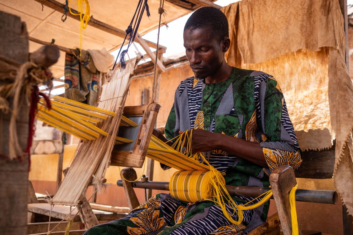 Nigerian artisans preserve handwoven fabric amid rising global demand
