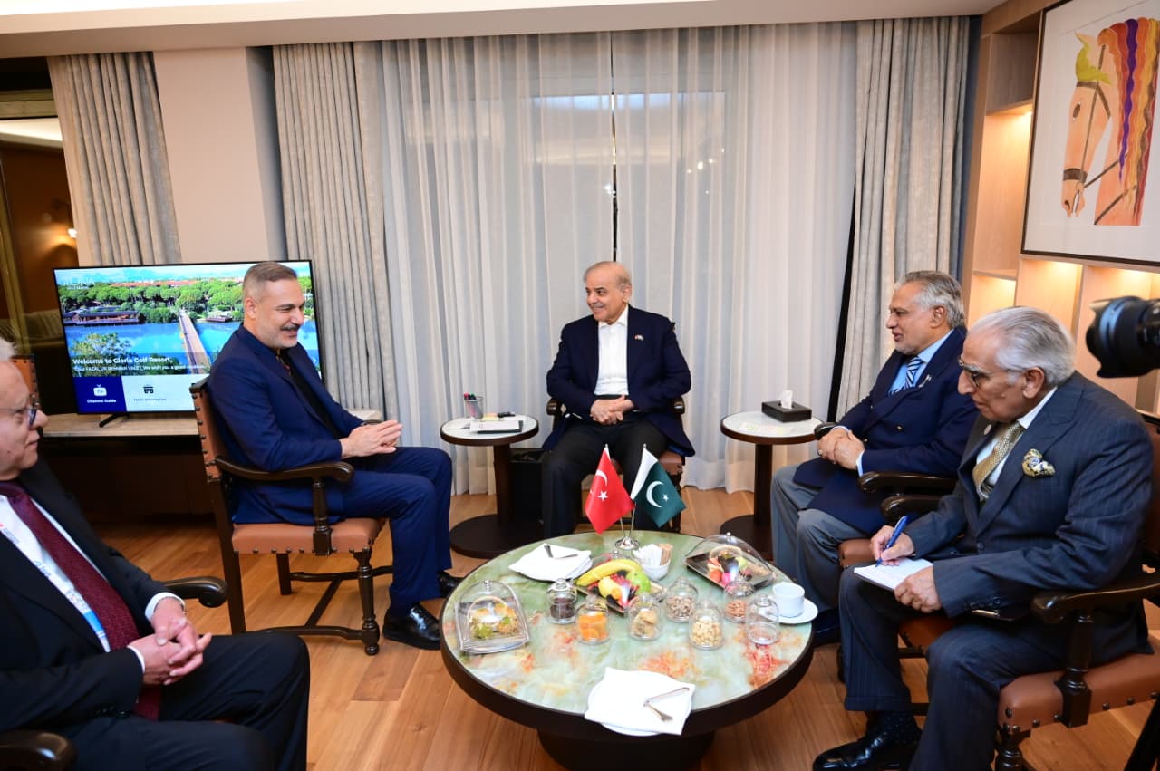 Foreign Minister of Türkiye Hakan Fidan calls on Prime Minister Muhammad Shehbaz Sharif in Antalya on Thursday, April 16, 2026
