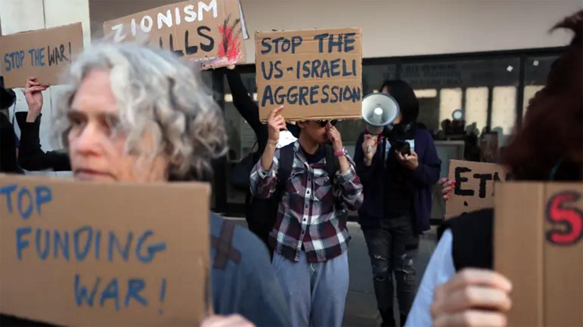Anti-war protests at US embassy in Tel Aviv, Israel