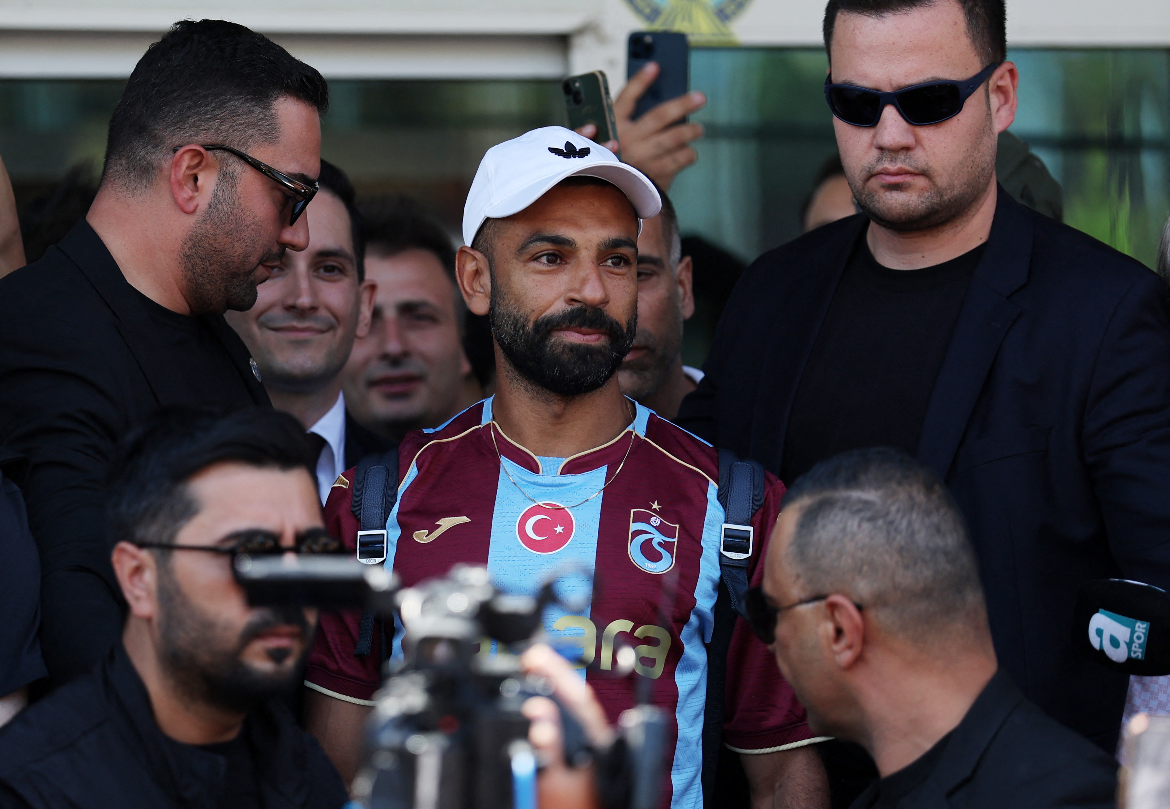 Mohamed Salah arrives in Turkey, expected to sign with Trabzonspor