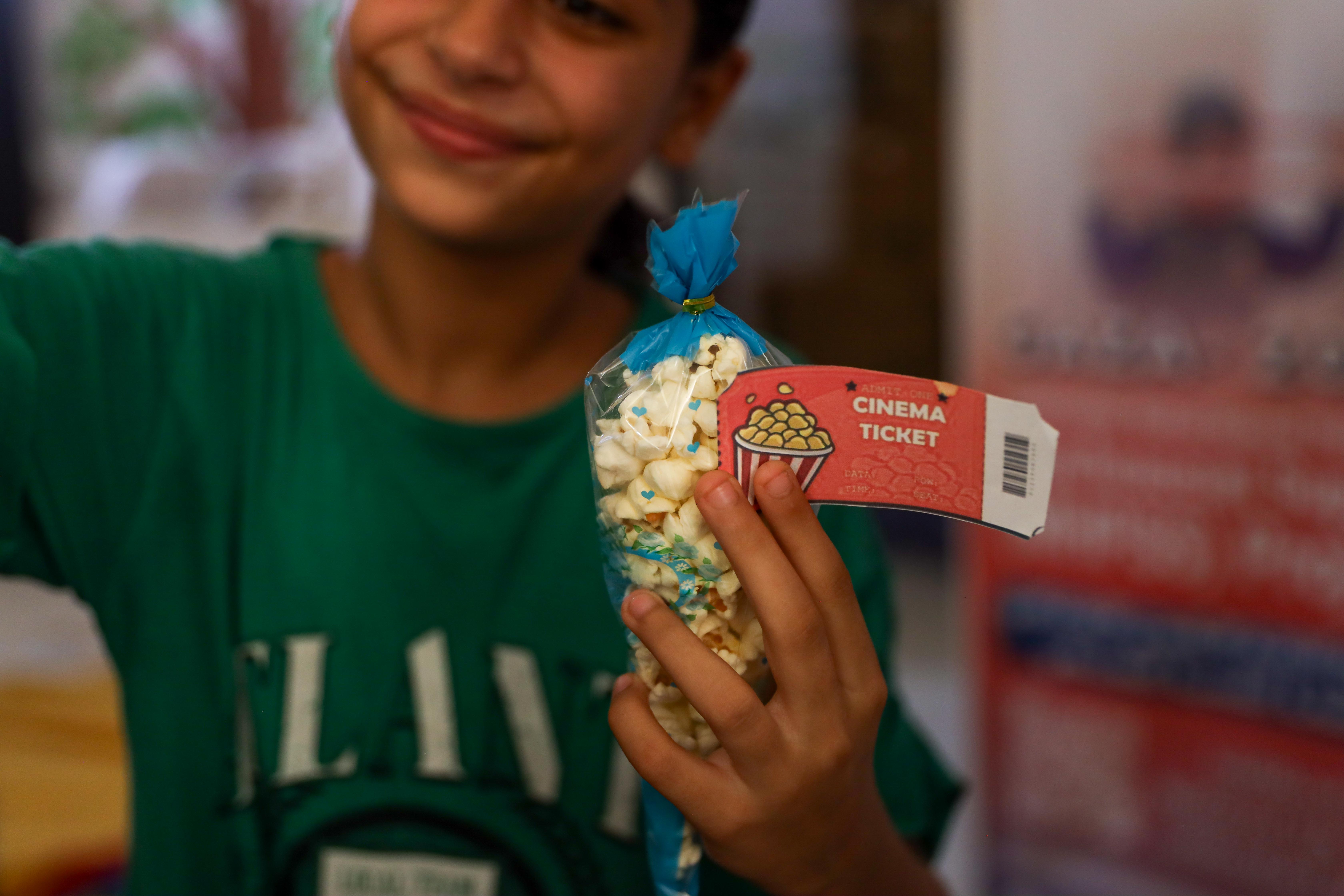 The weekly movie events organised by UOSSM USA allow girls in Deir el-Balah not only the opportunity to distract themselves from their difficult living environment but also to discuss it and learn how to better deal with it