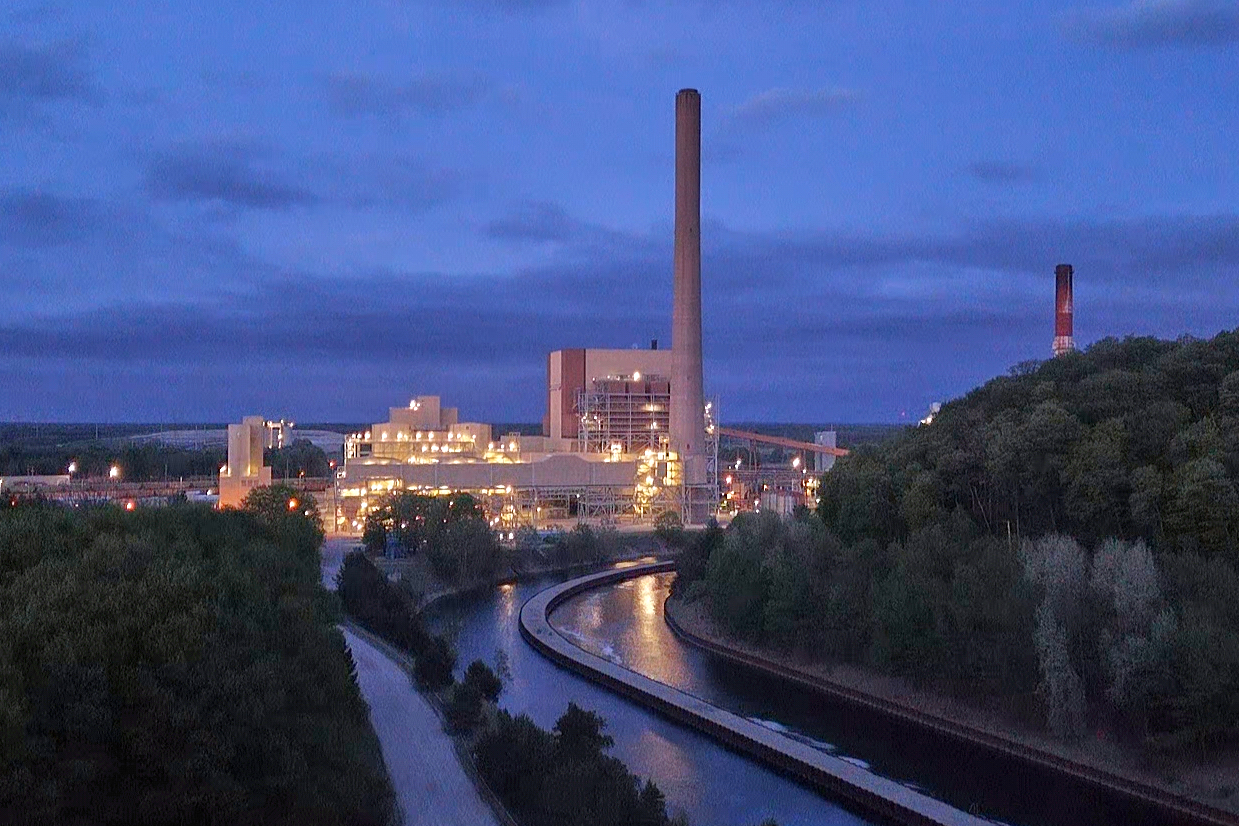 FILE - J.H. Campbell, a coal-burning power plant, operates in West Olive, Mich., Tuesday, May 19, 2026. (AP Photo/Julián Trejo Bax, File)