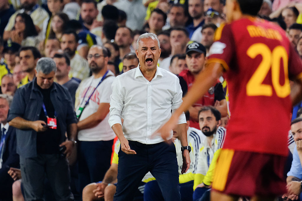 Fenerbahçe's Turkish headcoach Ismail Kartal reacts during the UEFA Champions League 2026/27 League Phase MD1 match between Fenerbahce SK and AS Roma