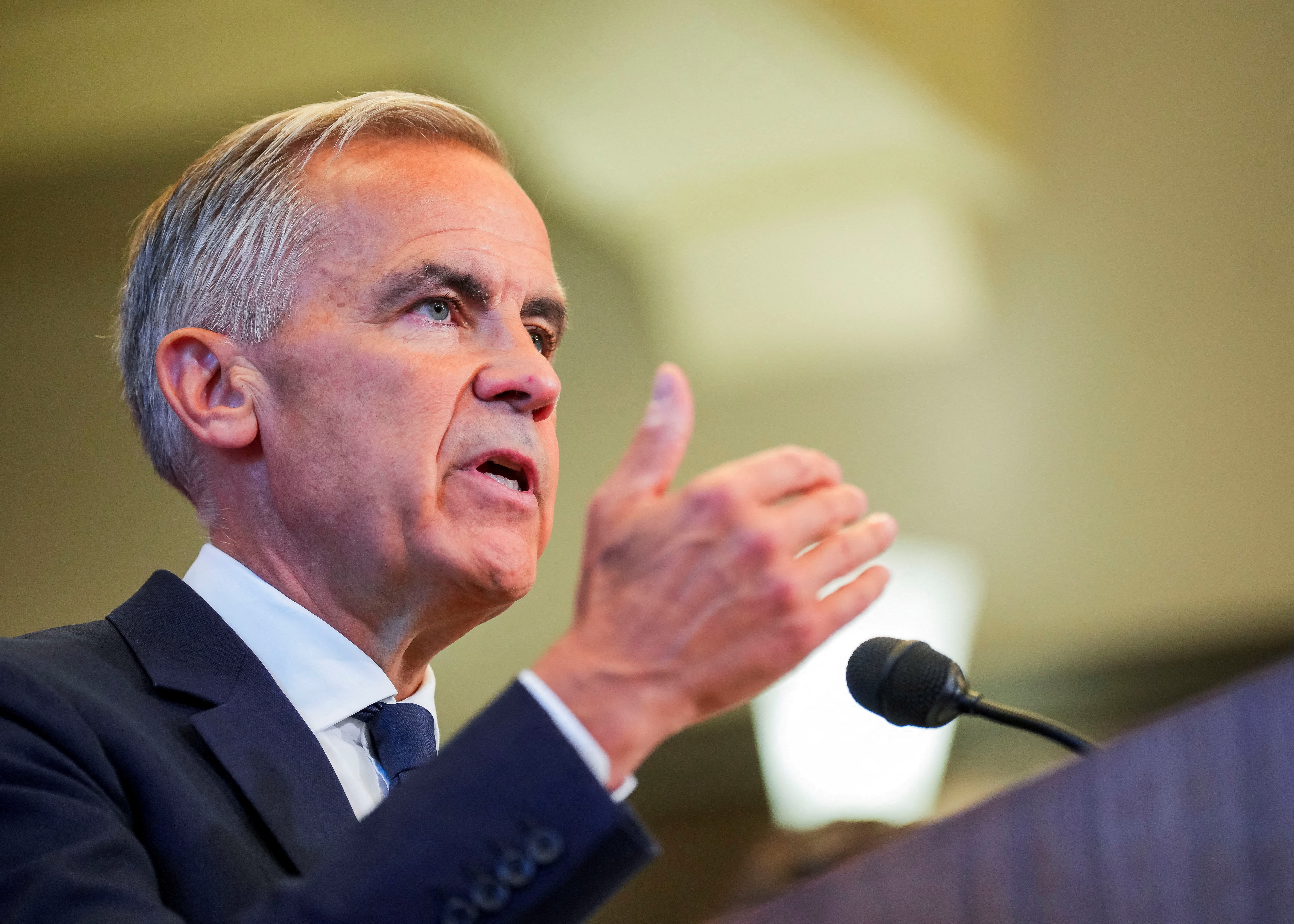 Canada’s Prime Minister Mark Carney speaks with the news media after he suspended trade negotiations with the United States, in Ottawa, Ontario, Canada August 22, 2026. [Chris Tanouye/Reuters]