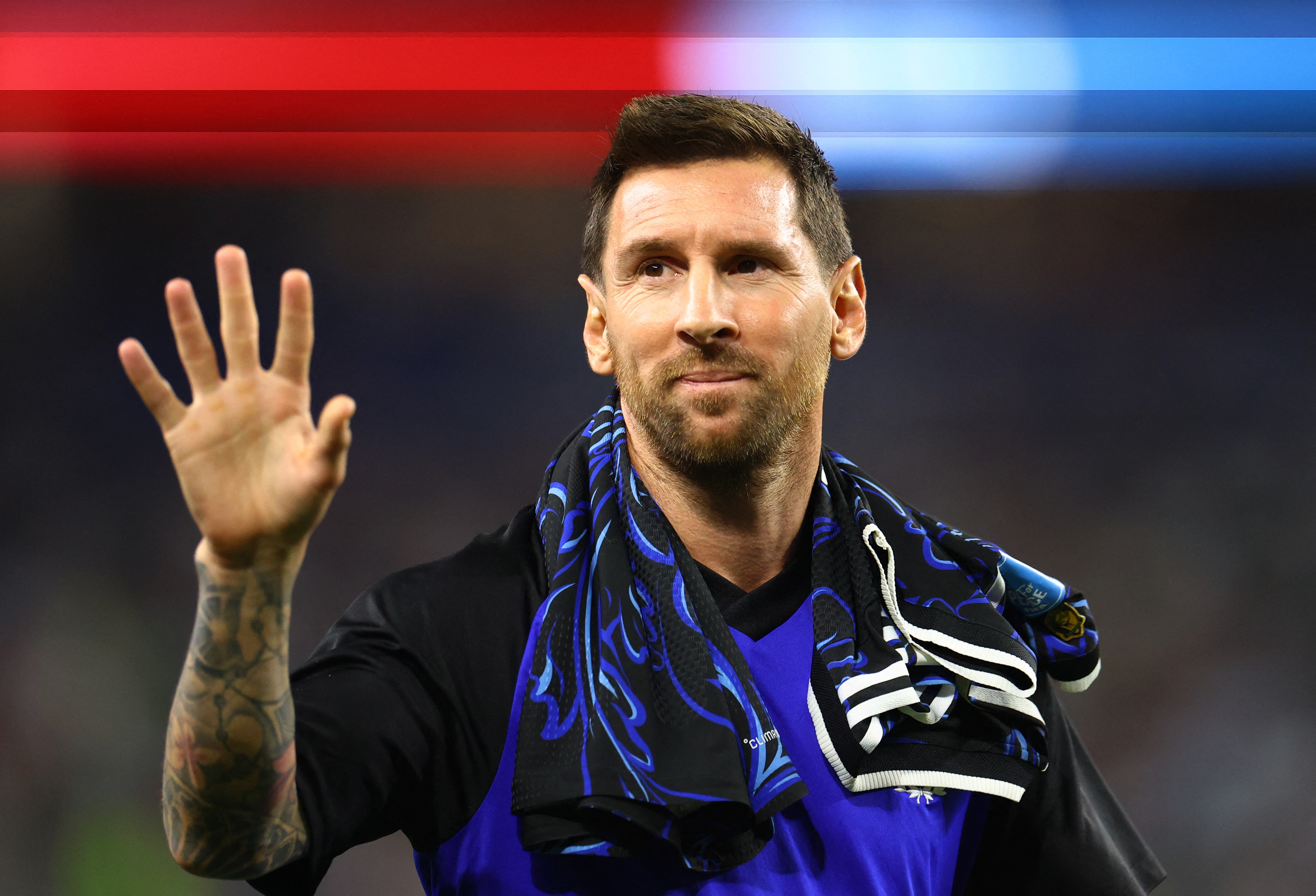 Soccer Football - FIFA World Cup 2026 - Group J - Jordan v Argentina - Dallas Stadium, Arlington, Texas, U.S. - June 27, 2026 Argentina's Lionel Messi waves as he walks off the pitch at half time REUTERS/Hannah Mckay