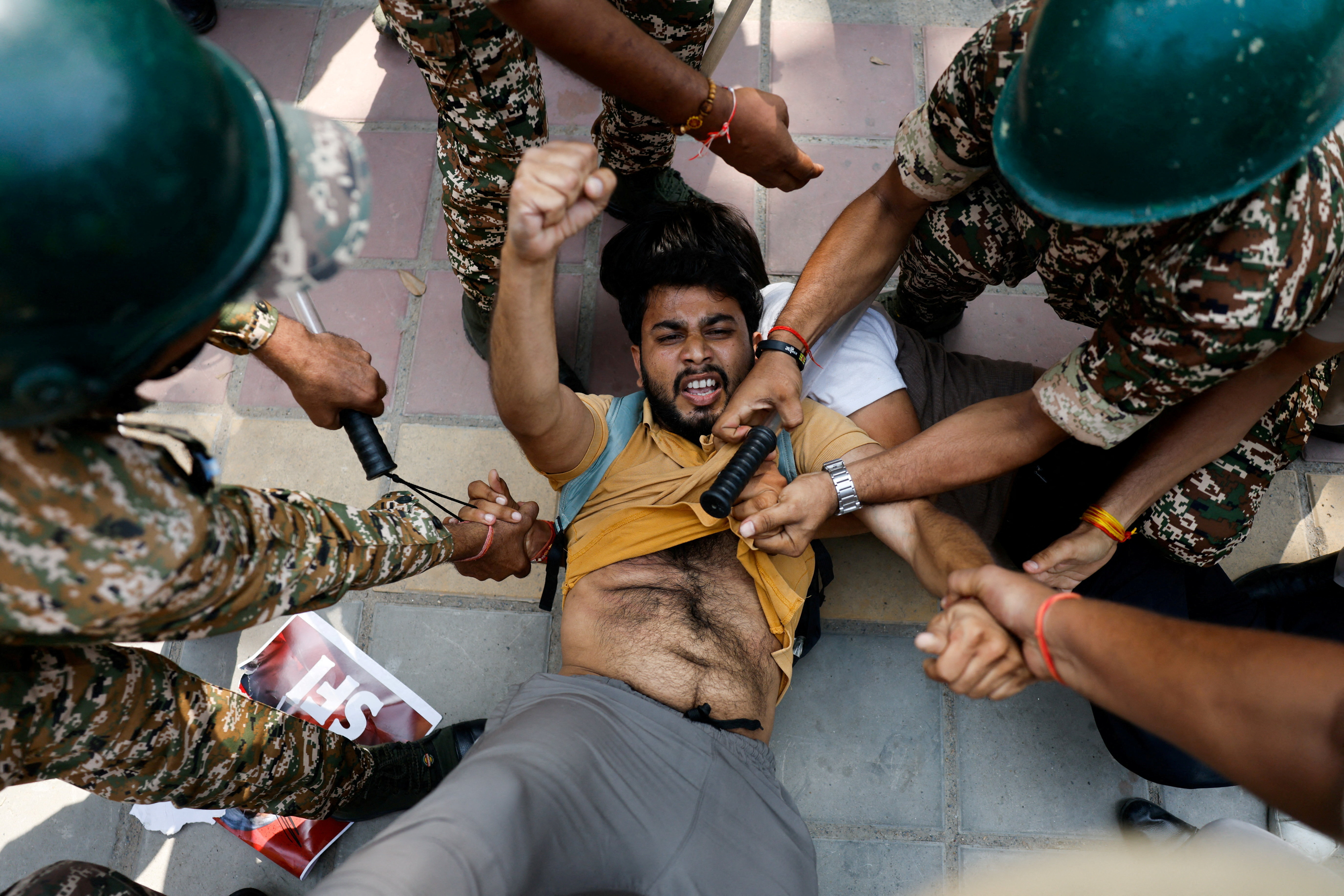Thousands detained as New Delhi cracks down on youth protest