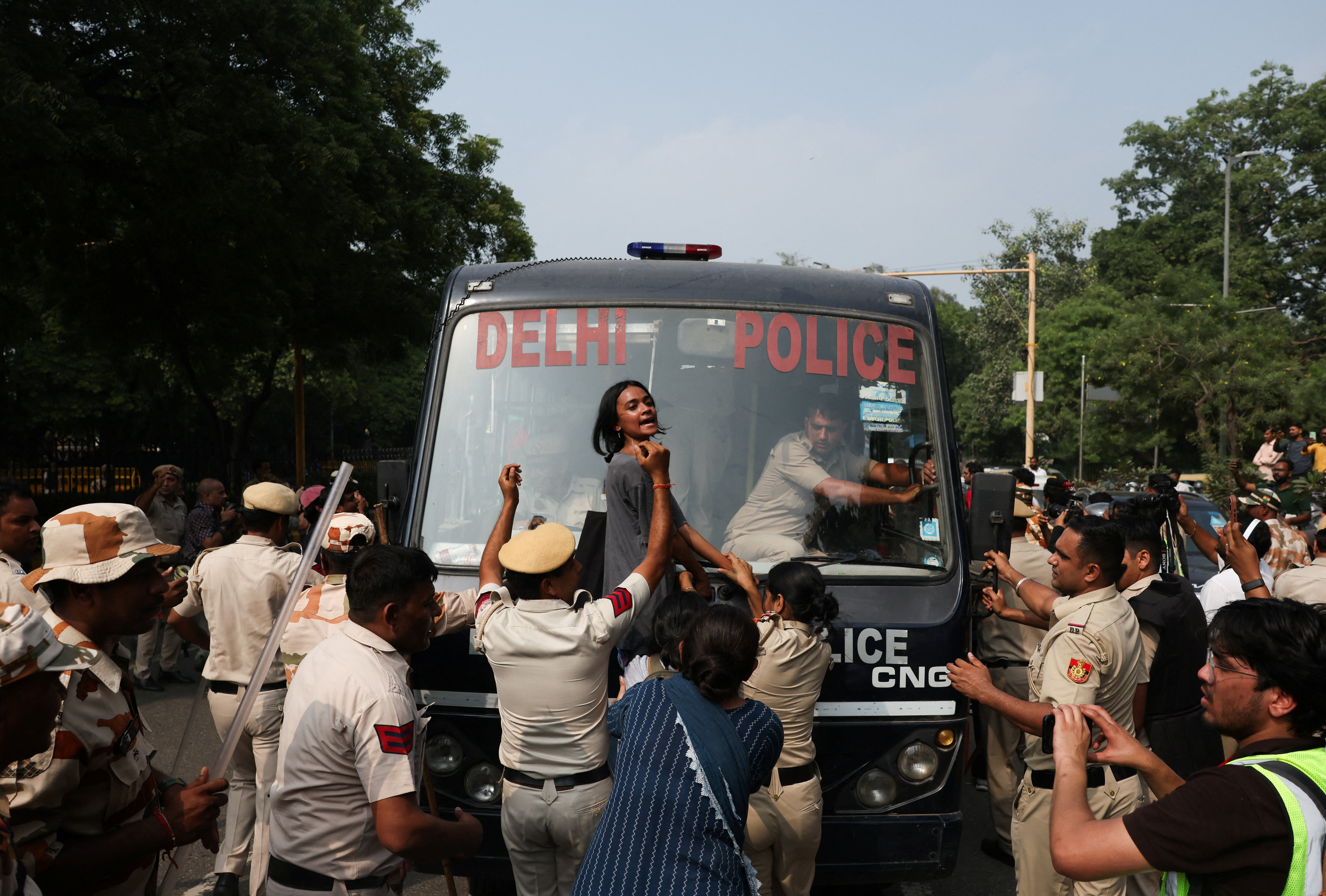 Thousands detained as New Delhi cracks down on youth protest